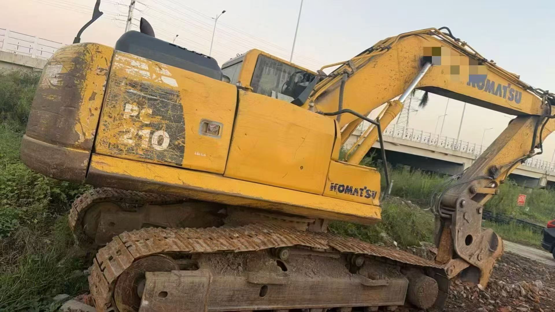 Buy Komatsu PC210-6 Used Excavator / 2 Buy Komatsu PC210-6 Used Excavator / 2