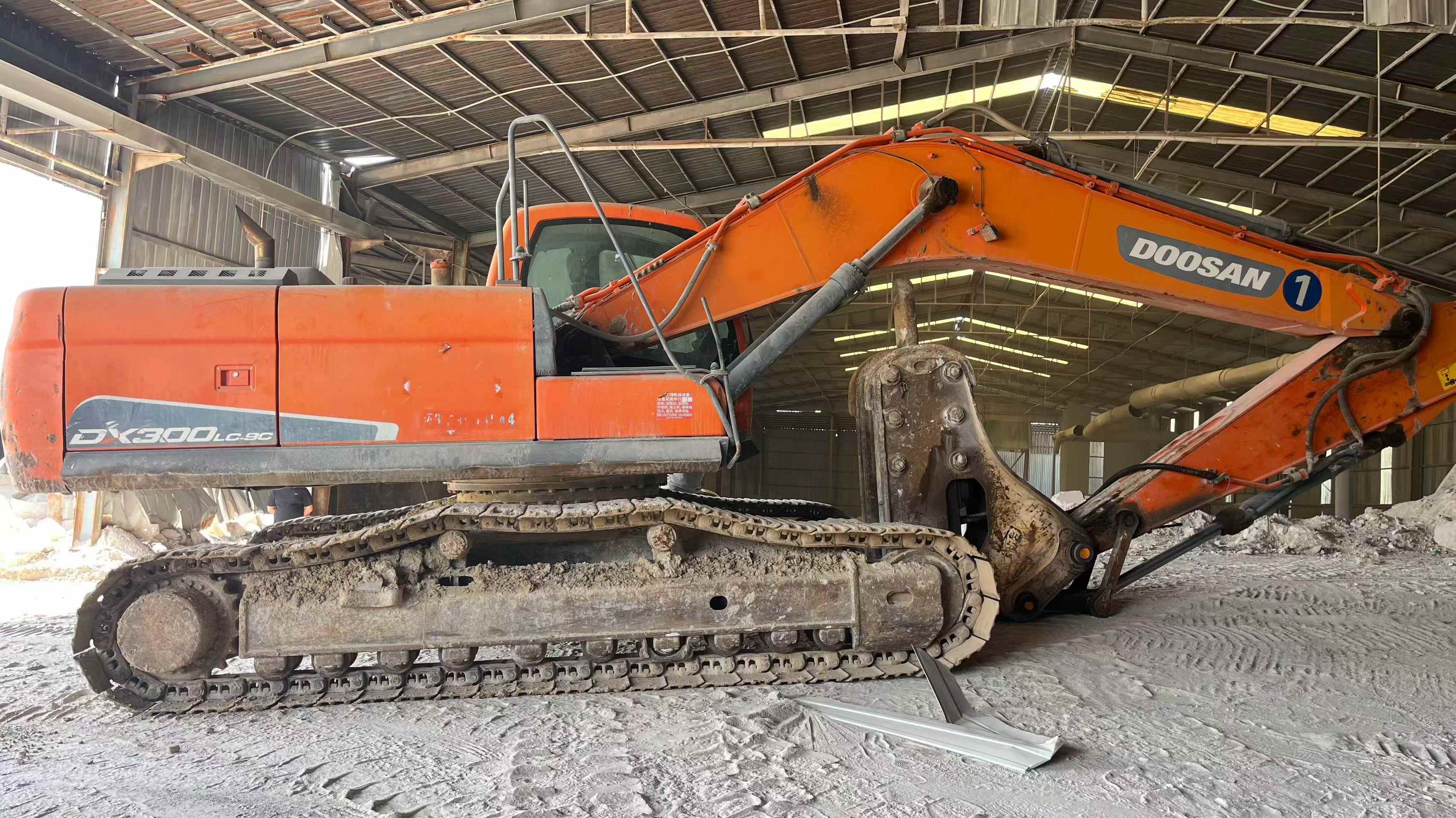 Buy Doosan DX260LC Used Excavator / 2 Buy Doosan DX260LC Used Excavator / 2