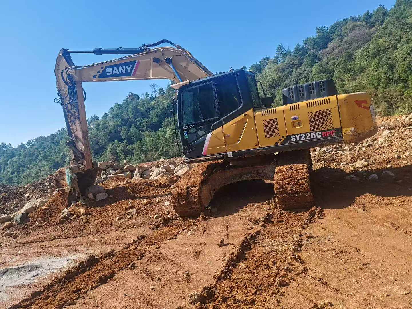 Buy Sany SY205C Used Excavator / 2