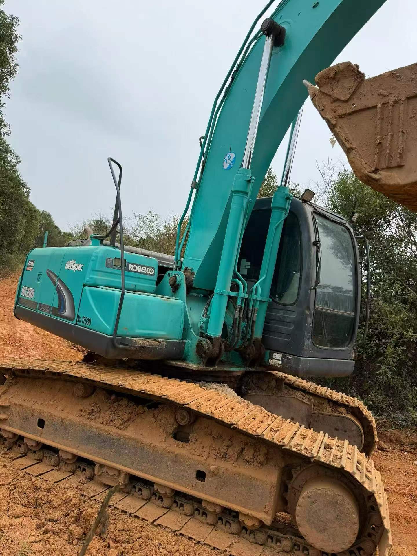 Buy Kobelco SK200-2 Used Excavator / 3 Buy Kobelco SK200-2 Used Excavator / 3