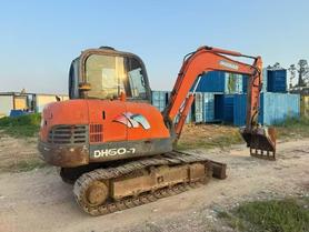 Buy Doosan DH60-7 Used Excavator / 2 Buy Doosan DH60-7 Used Excavator / 2