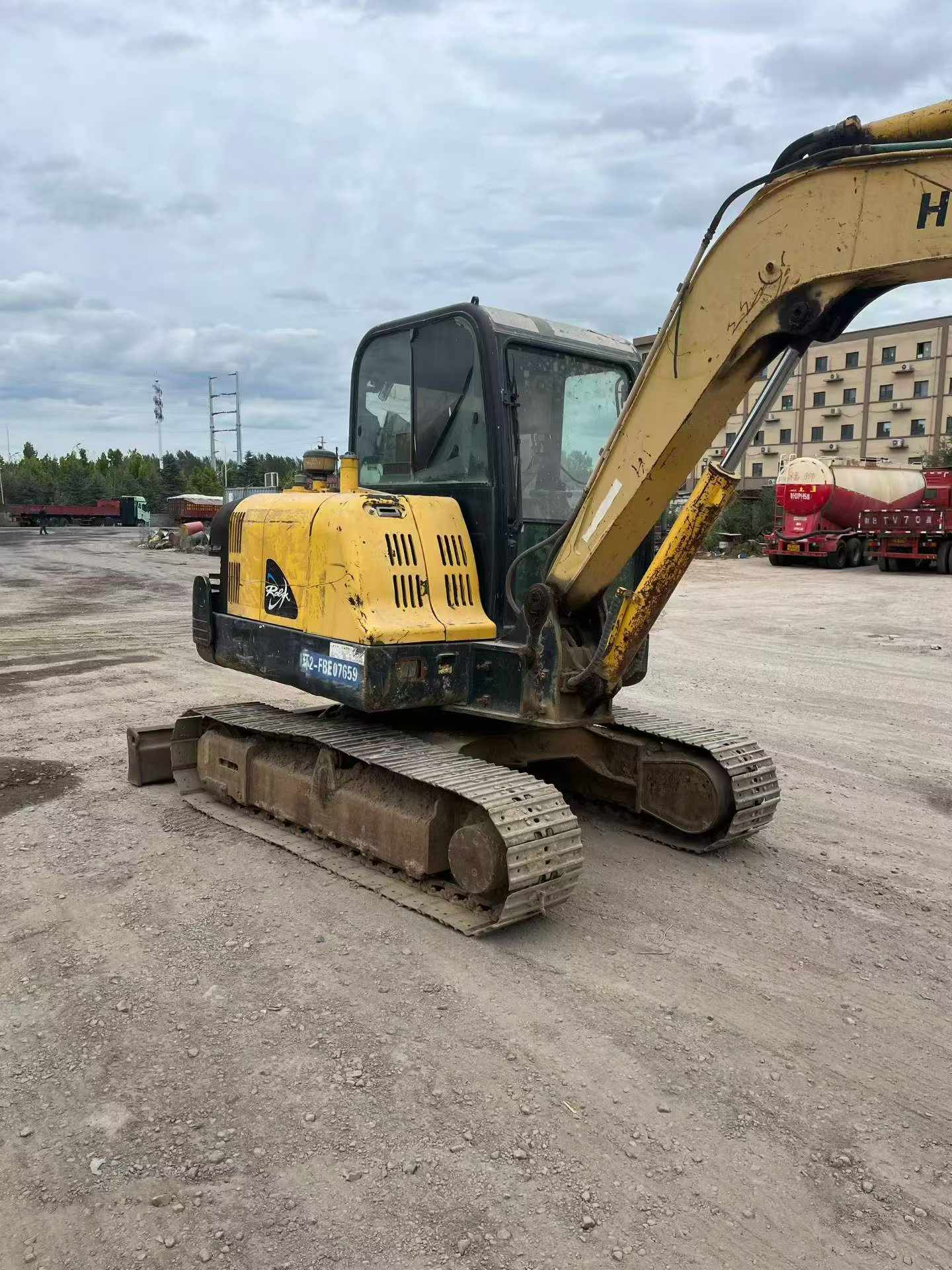 Buy Hyundai HX60 Used Excavator / 6 Buy Hyundai HX60 Used Excavator / 6