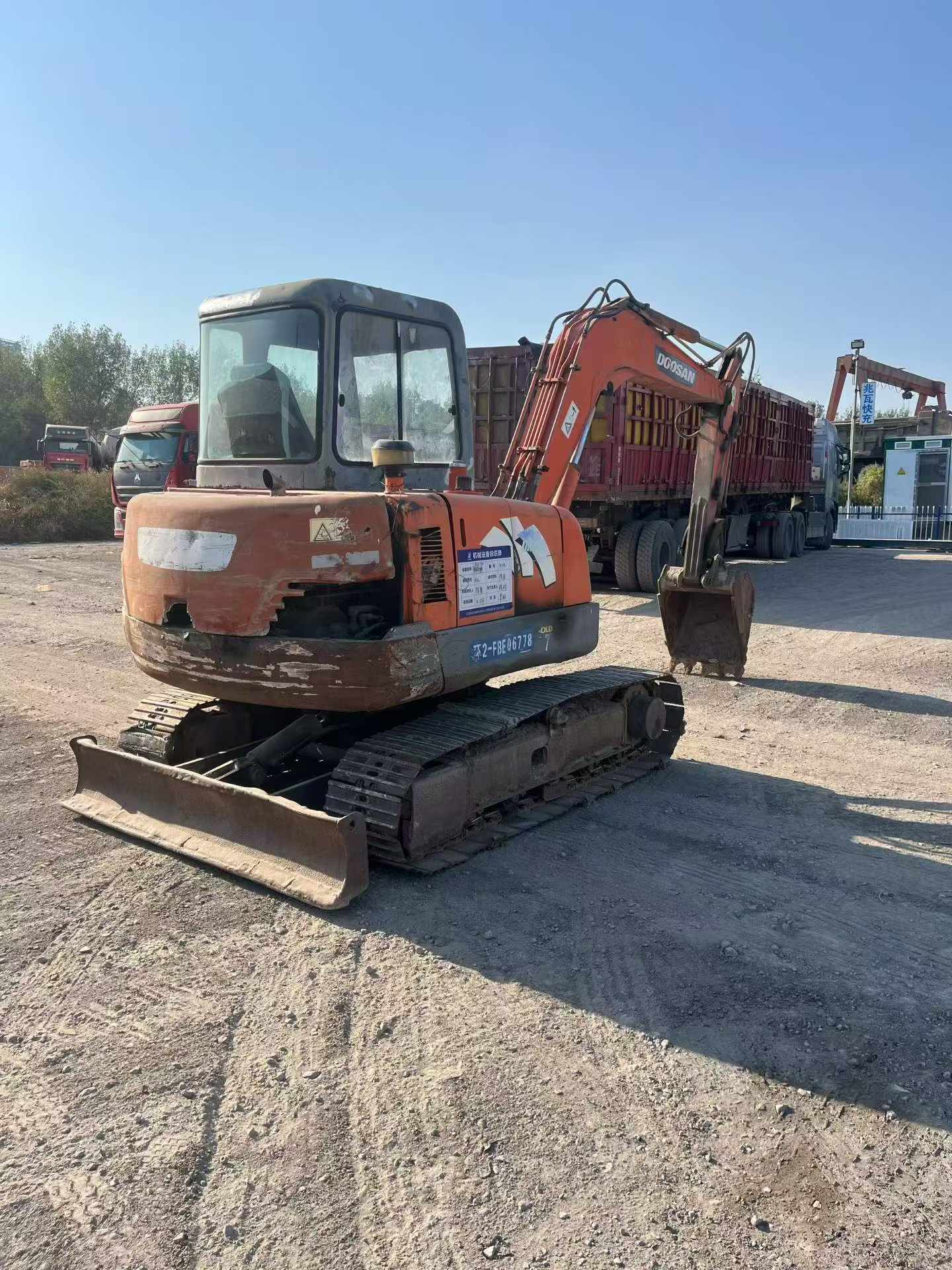 Buy Doosan DH55 Used Excavator / 2 Buy Doosan DH55 Used Excavator / 2