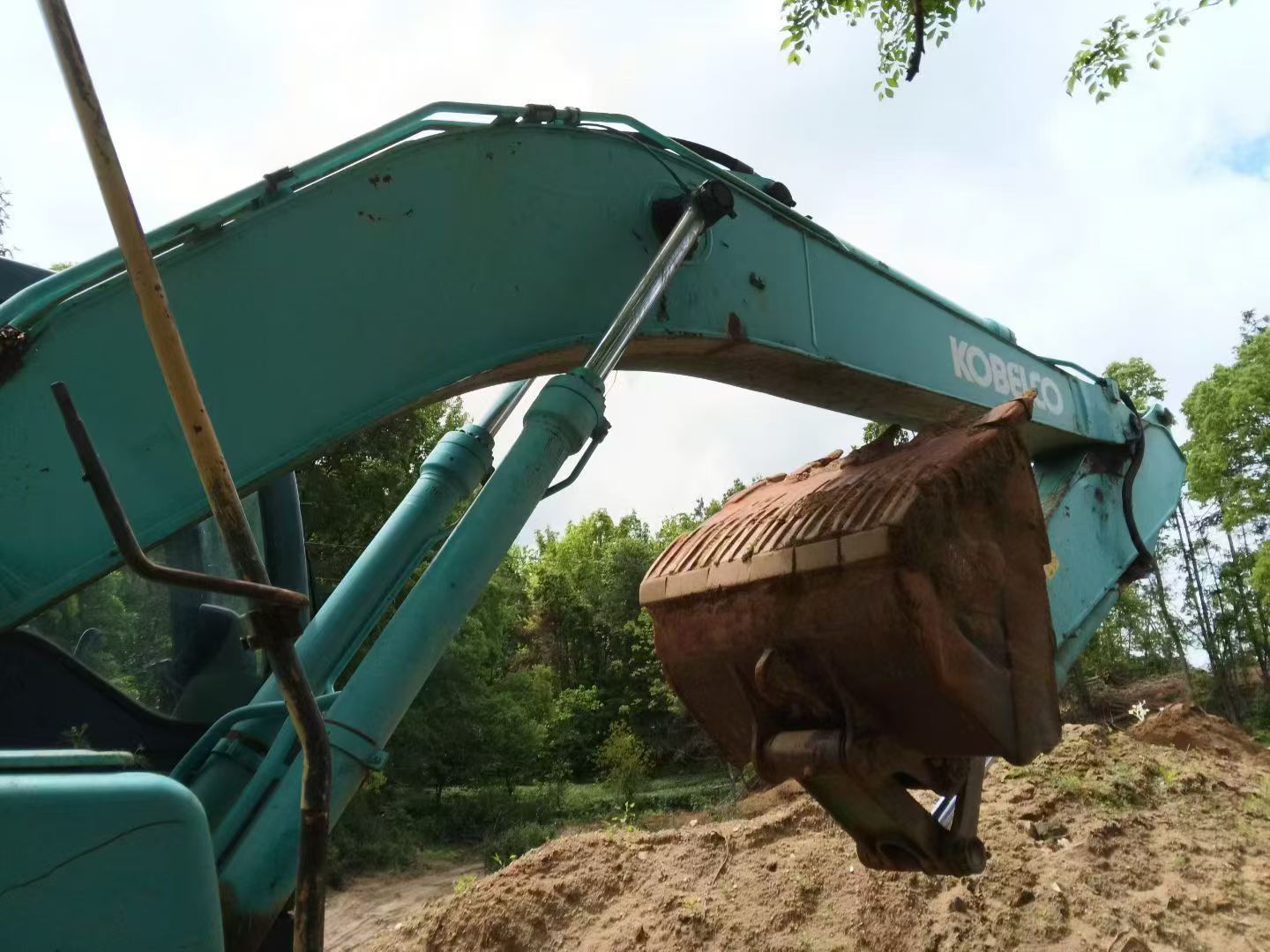 Buy Kobelco SK210 Used Excavator / 9 Buy Kobelco SK210 Used Excavator / 9