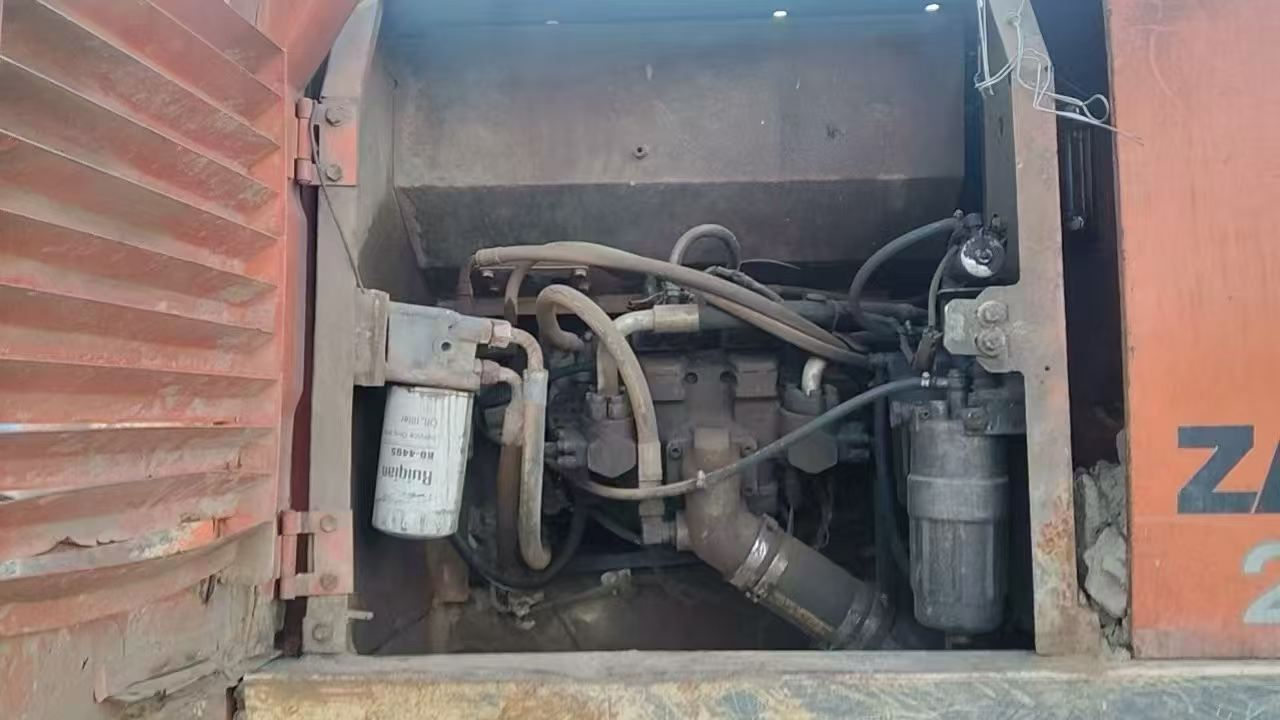 Buy Hitachi EX200-3 Used Excavator / 6 Buy Hitachi EX200-3 Used Excavator / 6