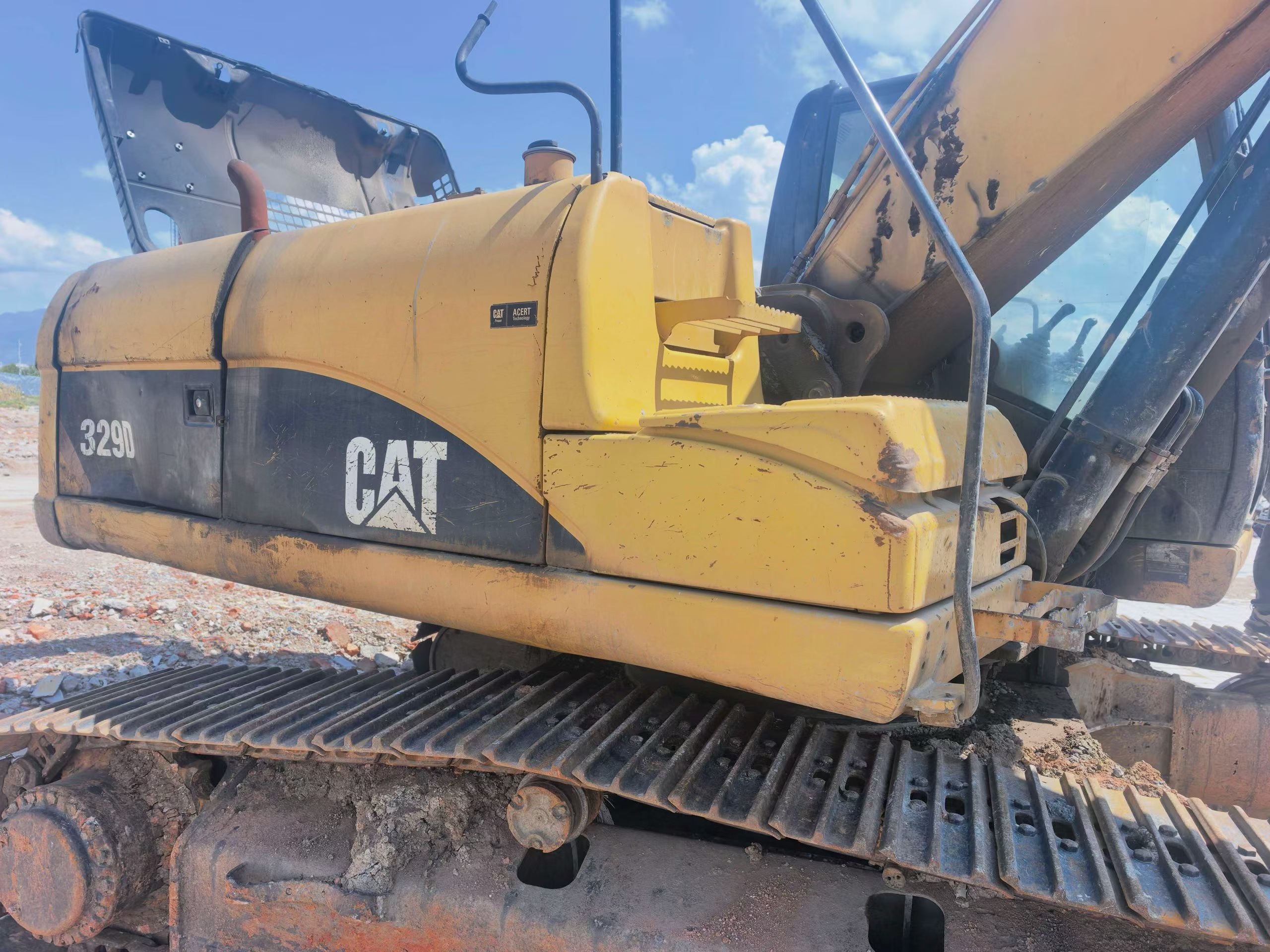 Buy Caterpillar 329D Used Excavator / 1