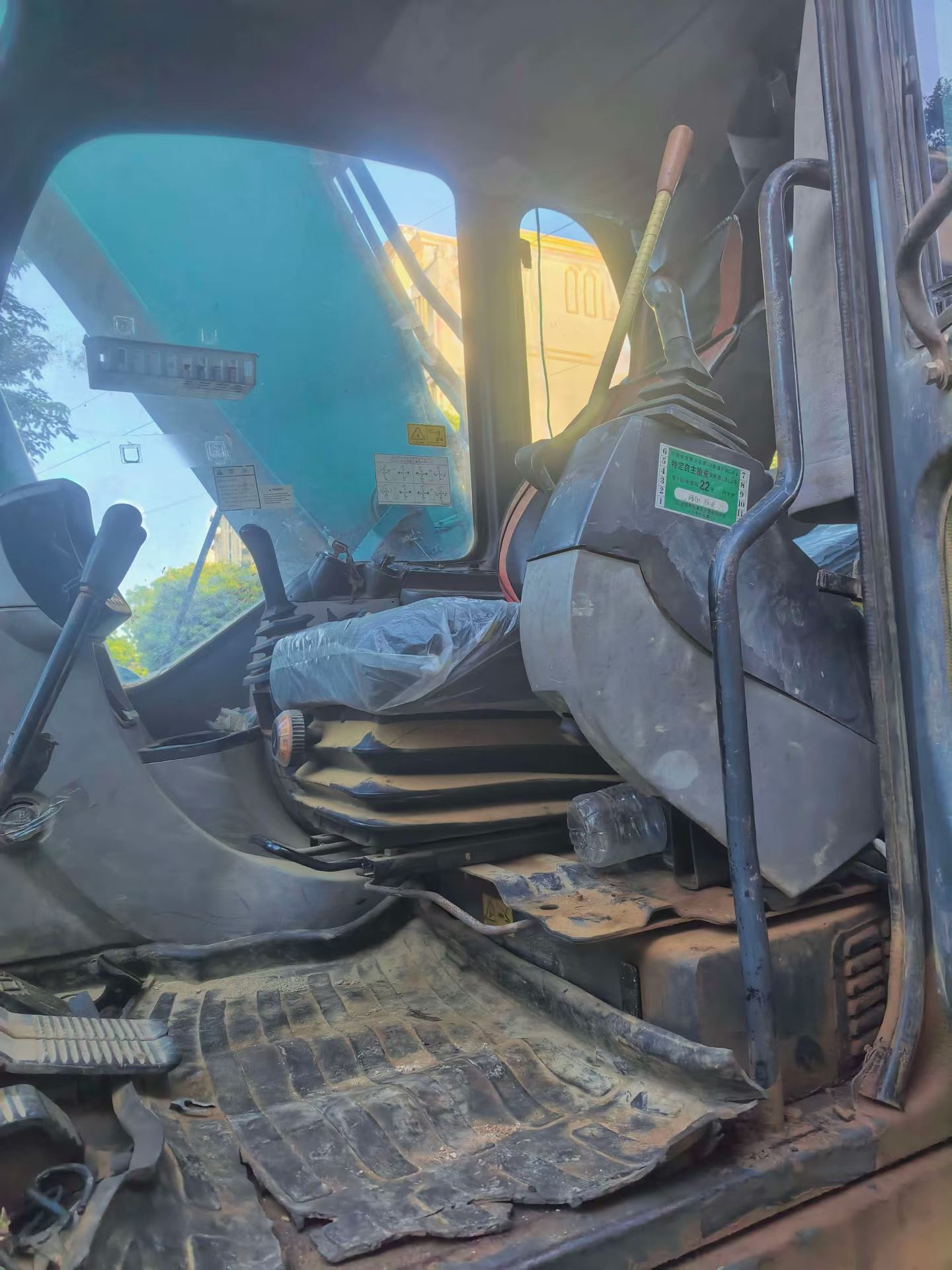 Buy Kobelco SK200-2 Used Excavator / 4 Buy Kobelco SK200-2 Used Excavator / 4