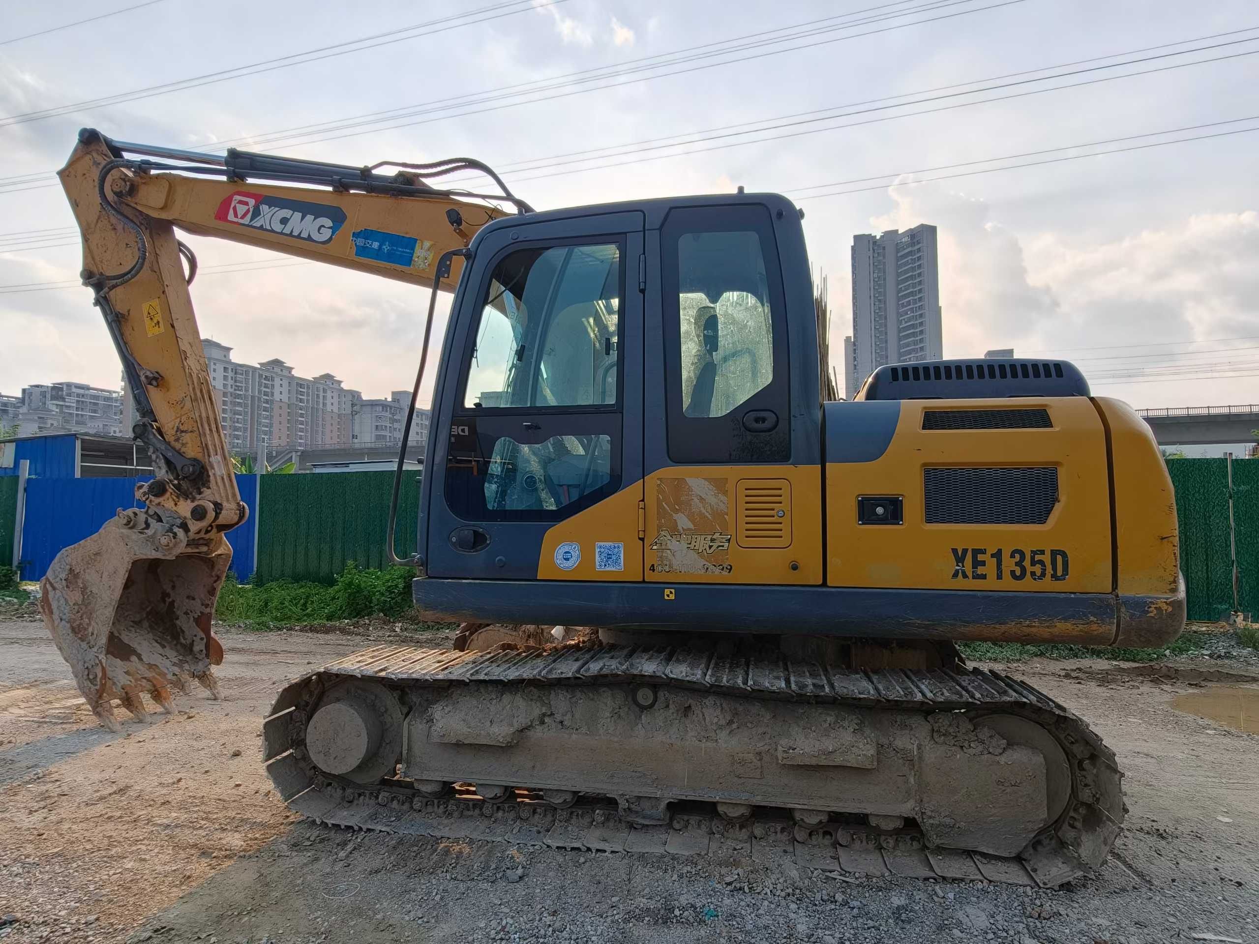 Buy XCMG XE135B Used Excavator / 4 Buy XCMG XE135B Used Excavator / 4