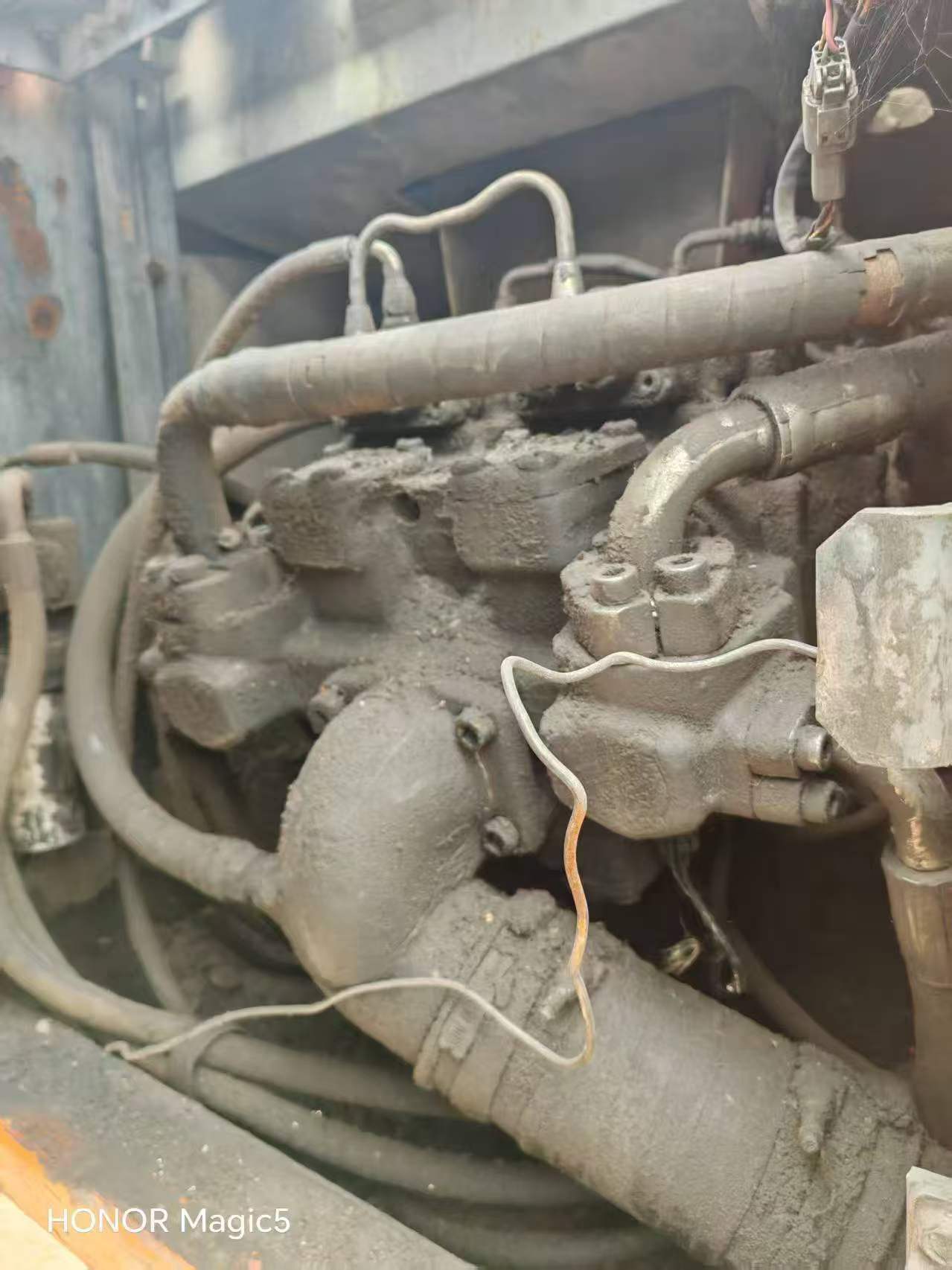 Buy Hitachi EX200-5 Used Excavator / 4