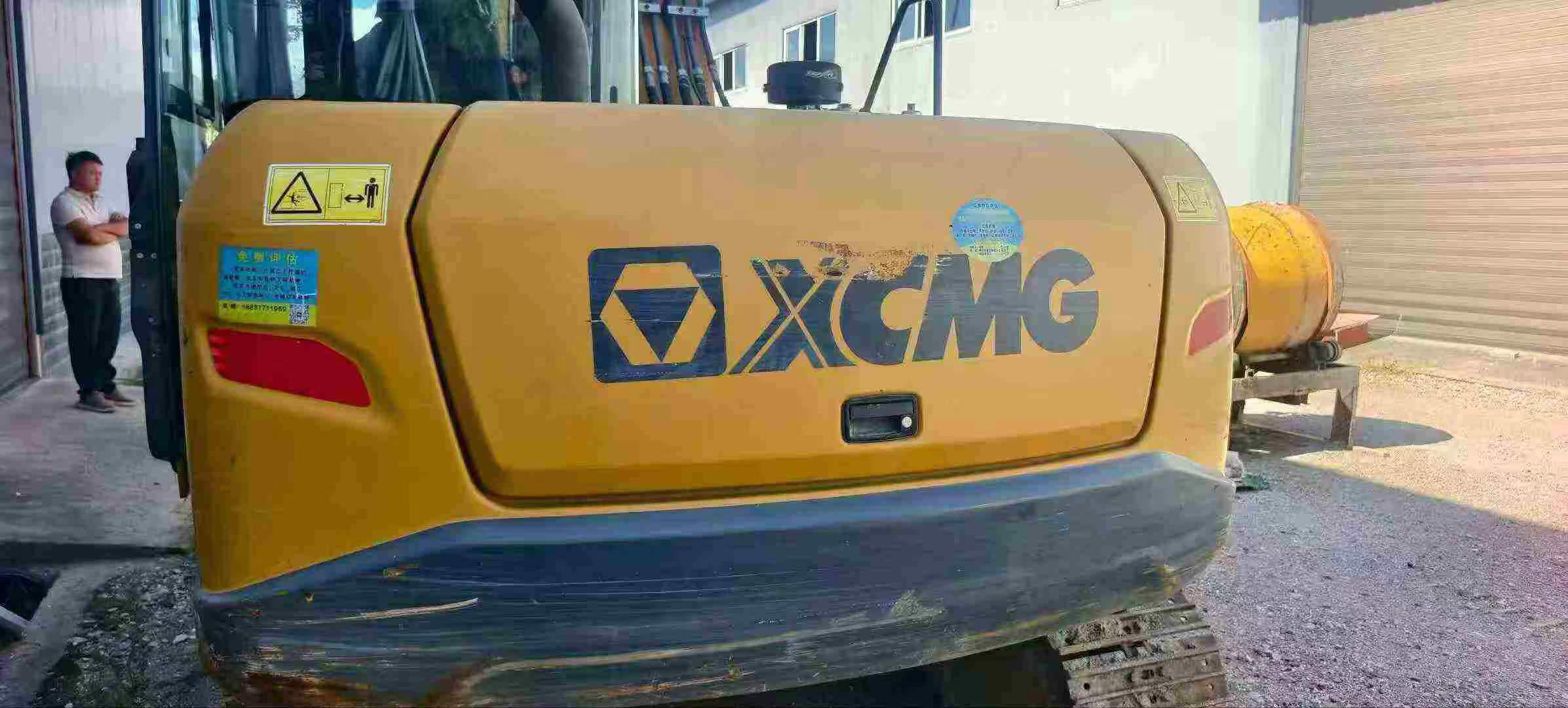 Buy XCMG XE75C Used Excavator / 1