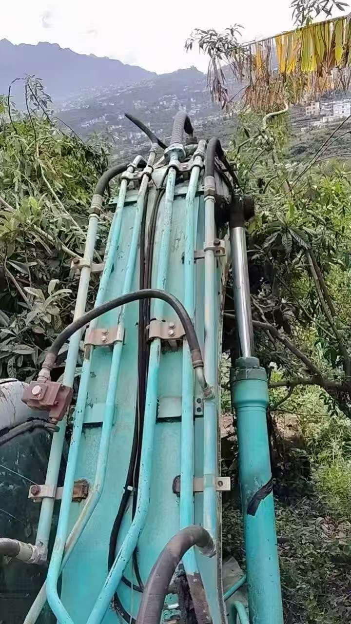 شراء حفارة Kobelco SK210LC-8 مستعملة / 8