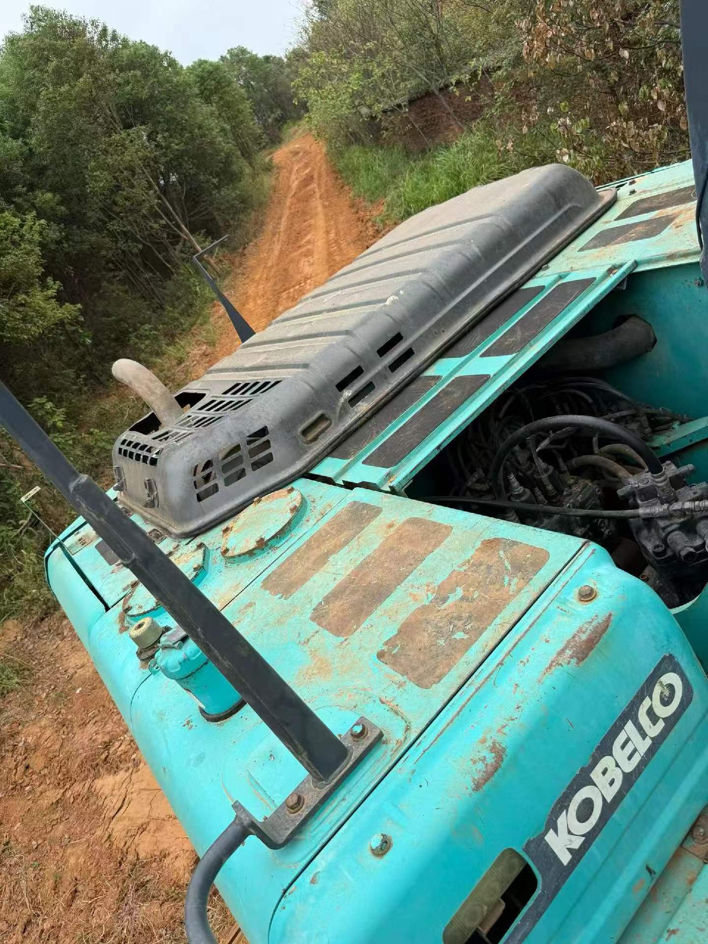 Buy Kobelco SK200-2 Used Excavator / 5 Buy Kobelco SK200-2 Used Excavator / 5