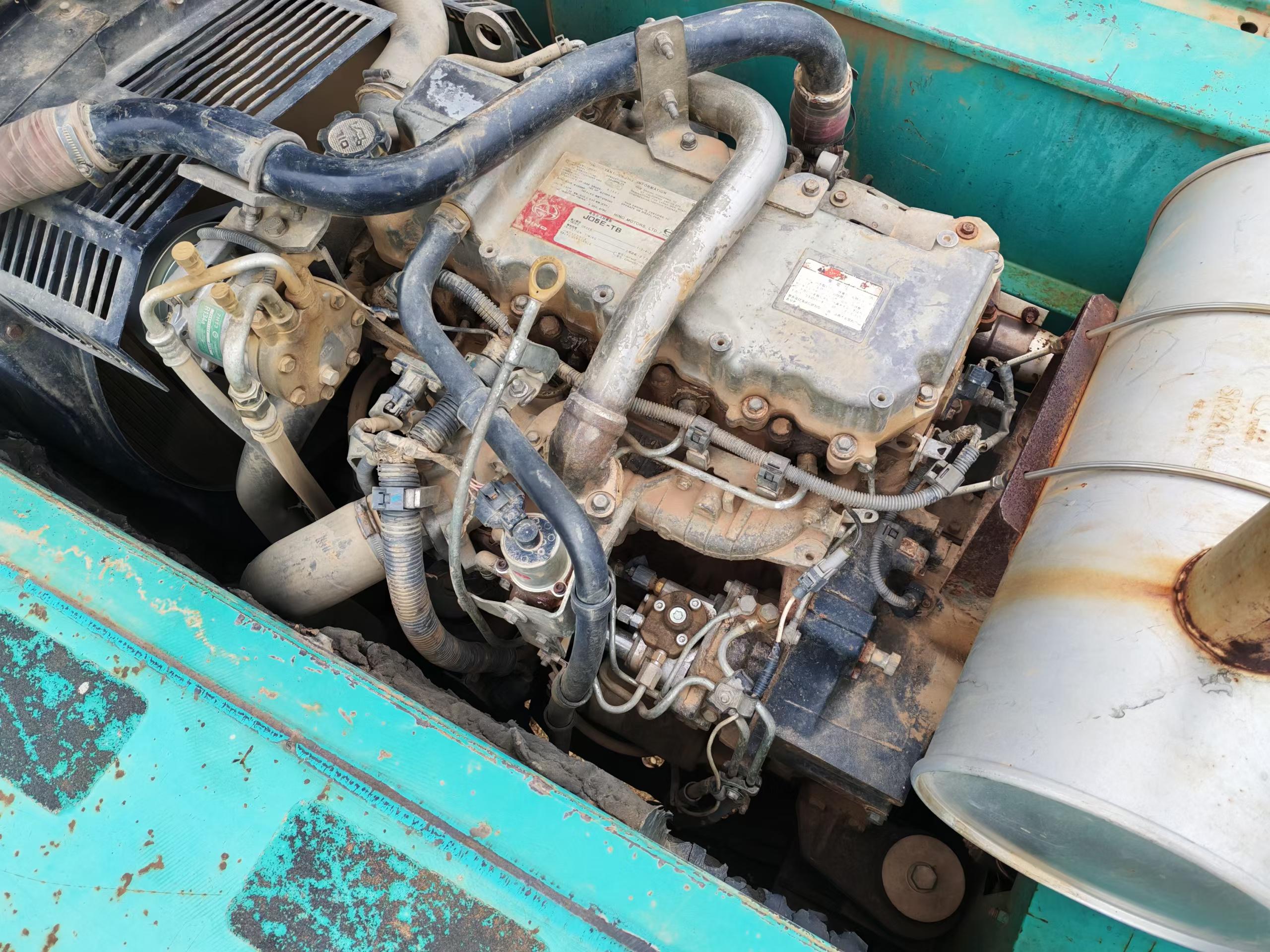 Buy Kobelco SK200-2 Used Excavator / 7 Buy Kobelco SK200-2 Used Excavator / 7