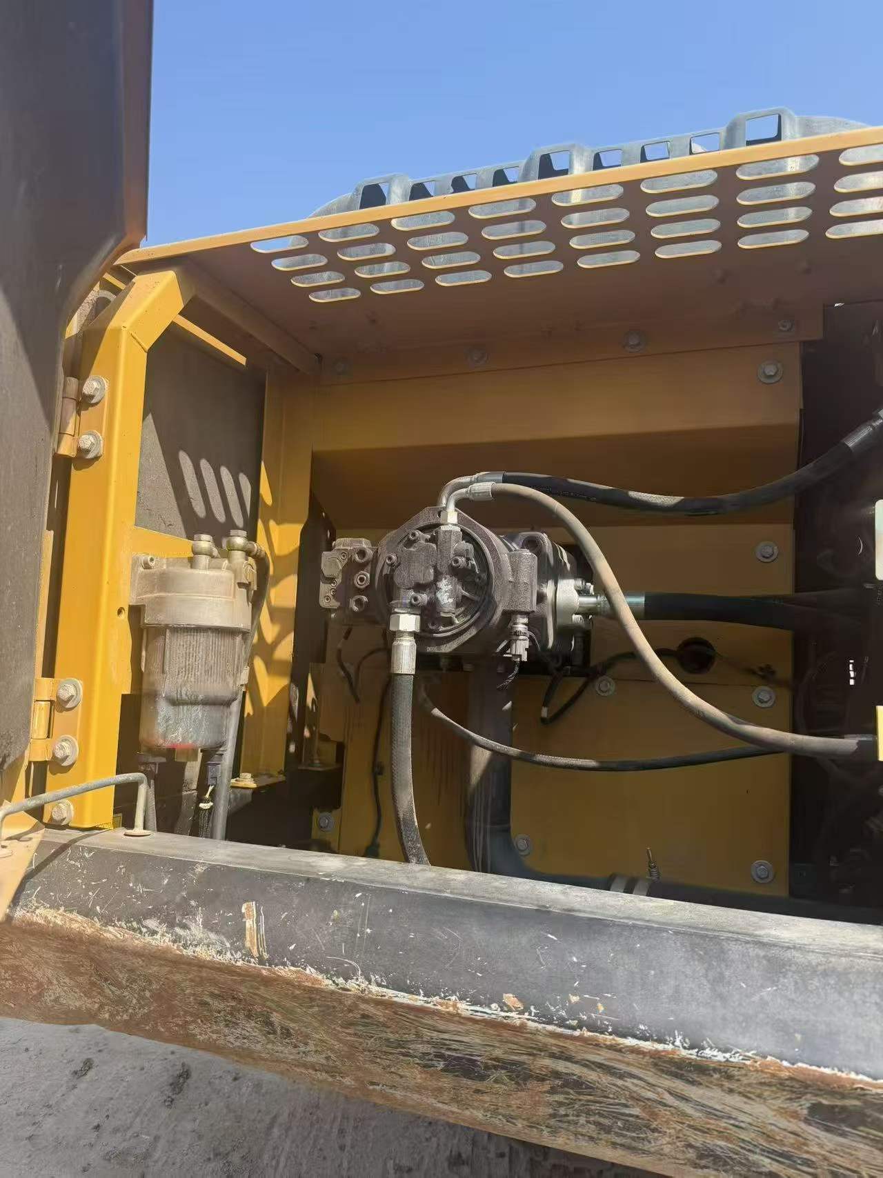 Buy Sany SY245H Used Excavator / 4 Buy Sany SY245H Used Excavator / 4