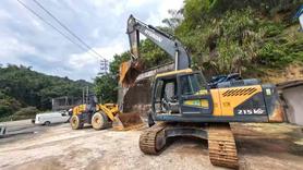 Buy Hyundai R205VS Used Excavator / 2 Buy Hyundai R205VS Used Excavator / 2