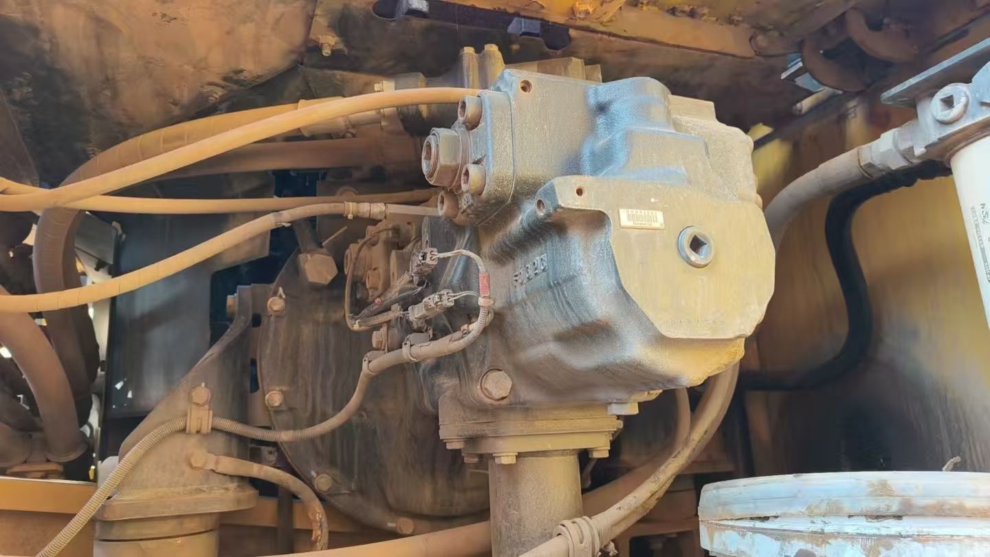 Buy Komatsu PC300-8 Used Excavator / 3