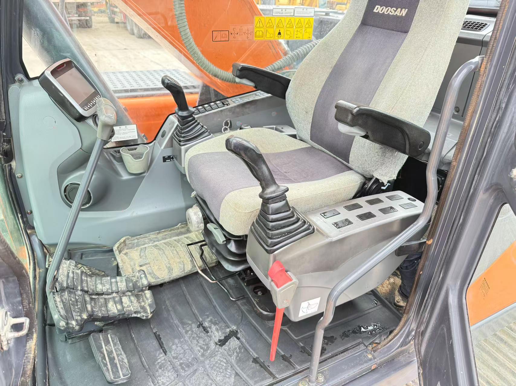 Buy Doosan DH220 Used Excavator / 9 Buy Doosan DH220 Used Excavator / 9