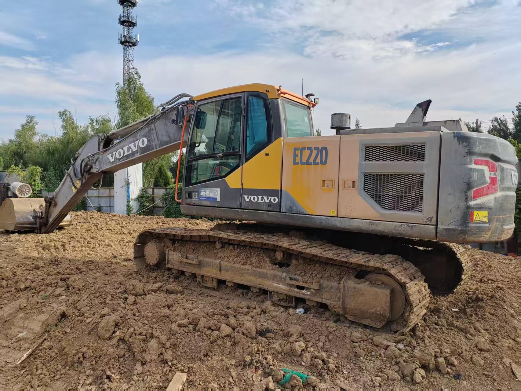 Buy Volvo L220E Used Excavator / 3 Buy Volvo L220E Used Excavator / 3