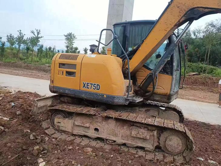 Buy XCMG XE75C Used Excavator / 1