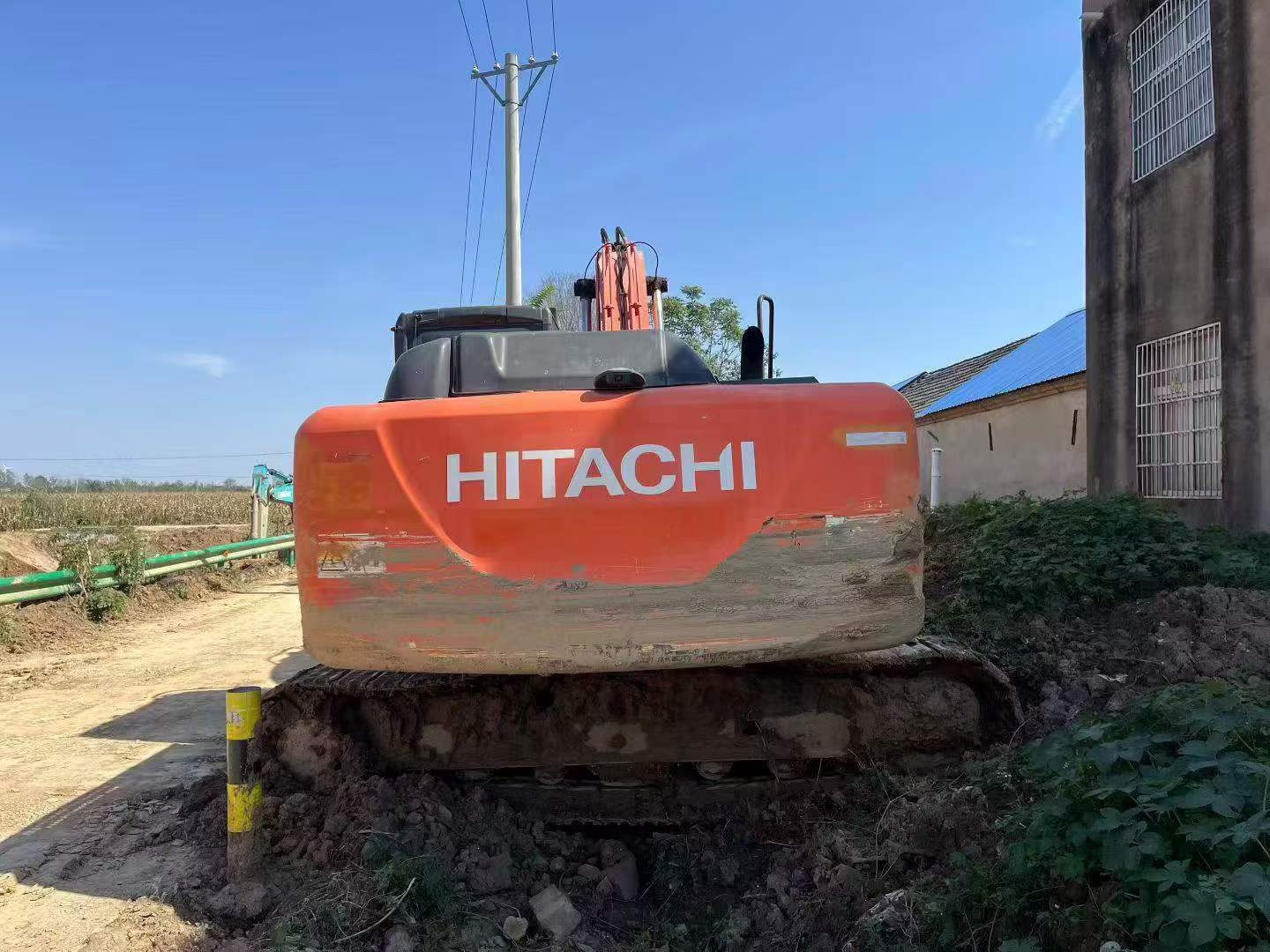 Buy Hitachi EX200-5 Used Excavator / 3