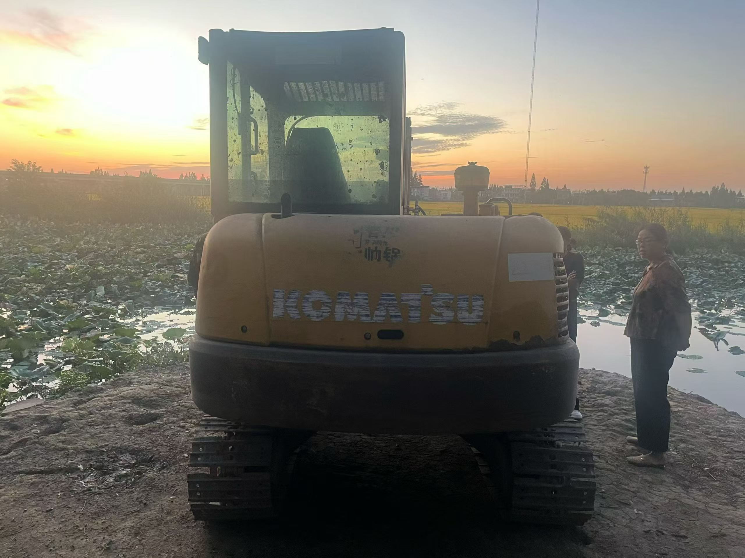 Buy Komatsu PC56-7 Used Excavator / 2 Buy Komatsu PC56-7 Used Excavator / 2