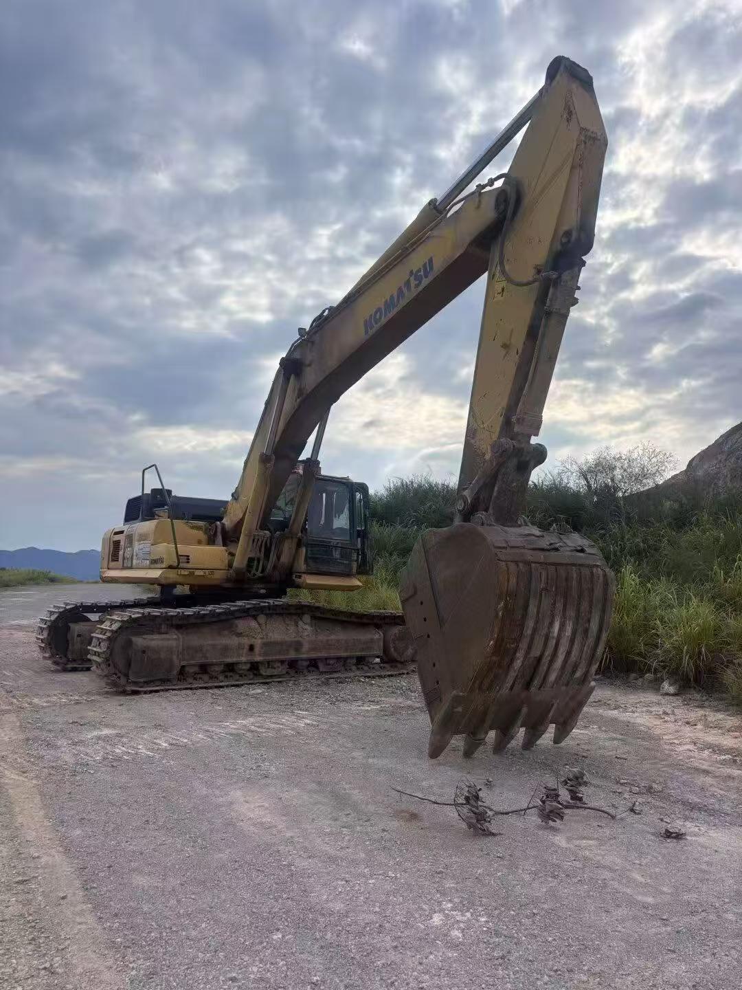 Buy Komatsu PC460LC-8 Used Excavator / 2 Buy Komatsu PC460LC-8 Used Excavator / 2
