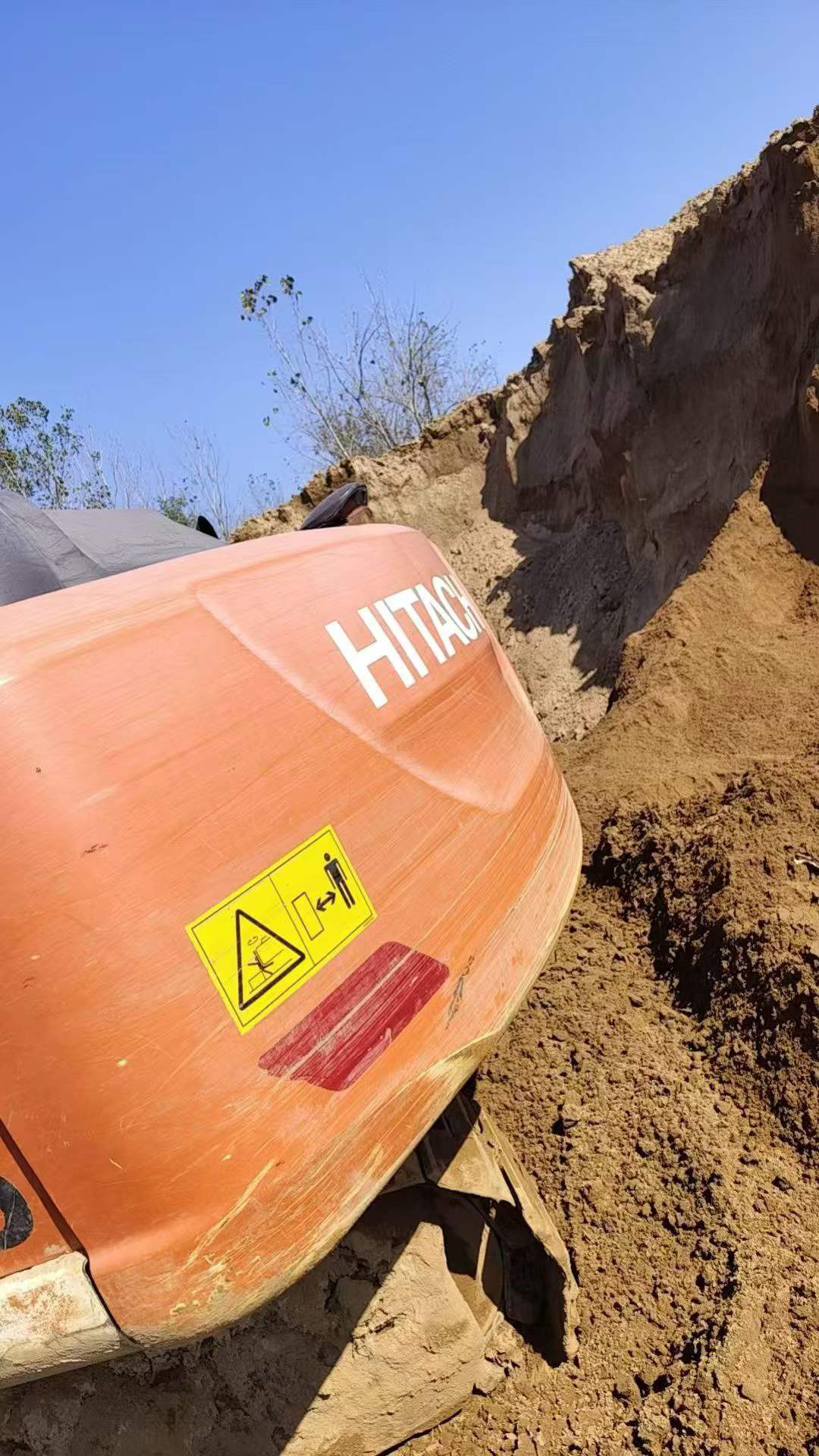 Buy Hitachi EX200 Used Excavator / 3