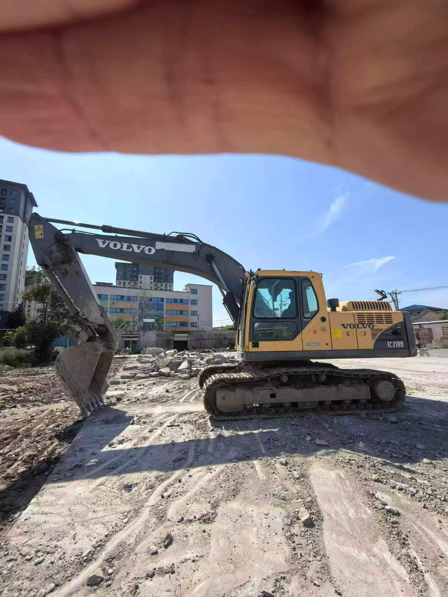 Buy Volvo EC210B Used Excavator / 2