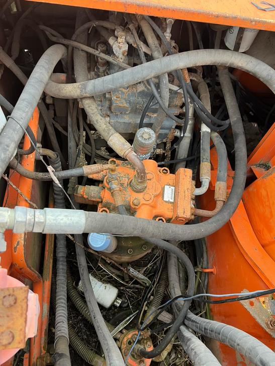 Buy Doosan DH220-7 Used Excavator / 1