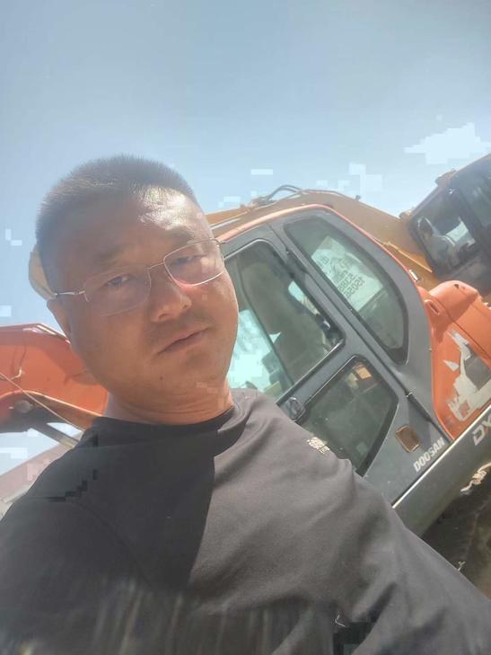 Buy Doosan DX75 Used Excavator / 1