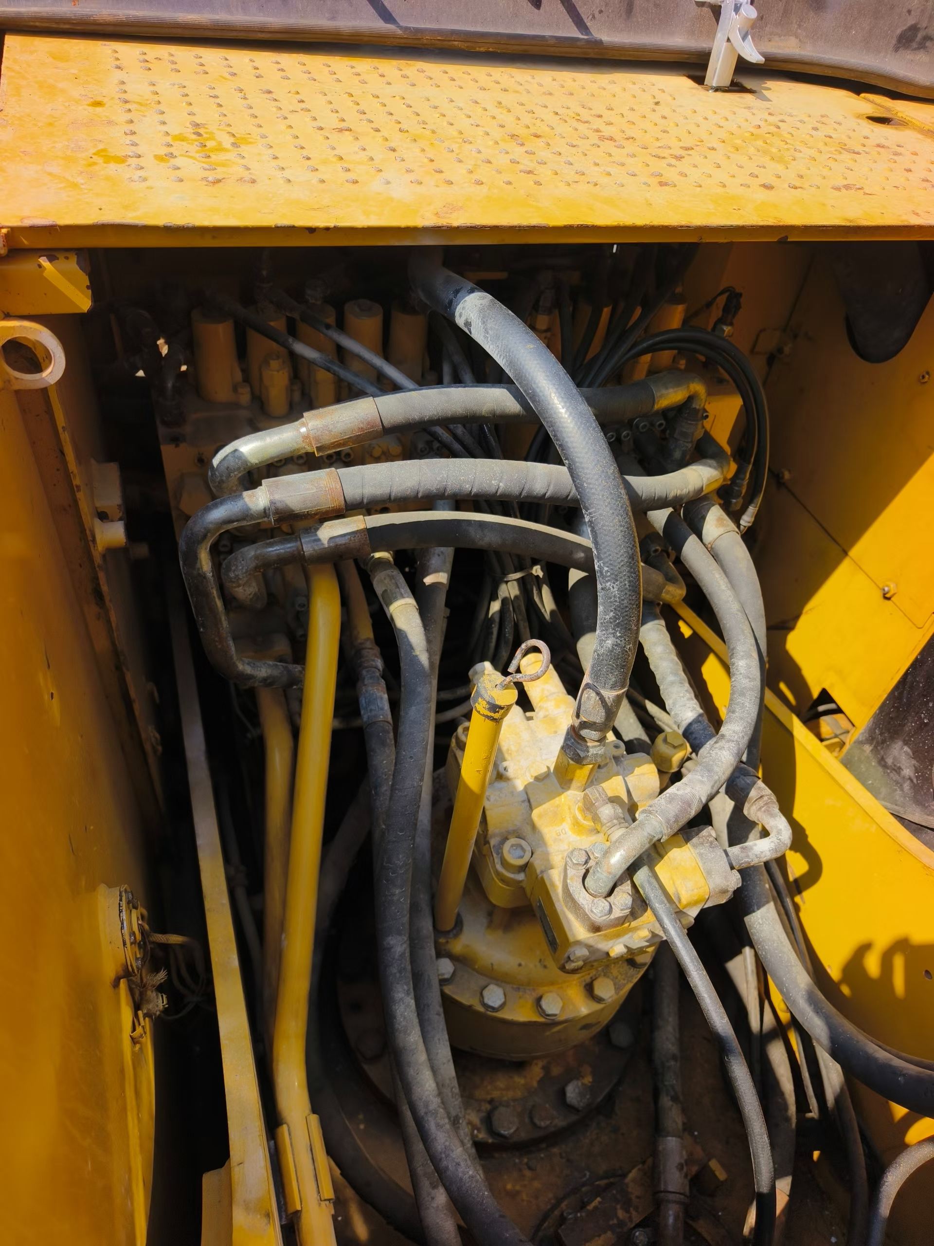 Buy Caterpillar 323D2L Used Excavator / 5 Buy Caterpillar 323D2L Used Excavator / 5