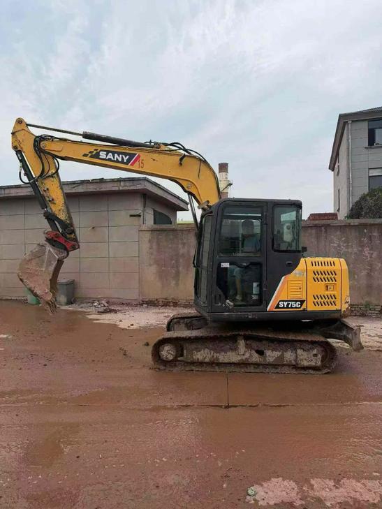 Buy Sany SY65C Used Excavator / 1