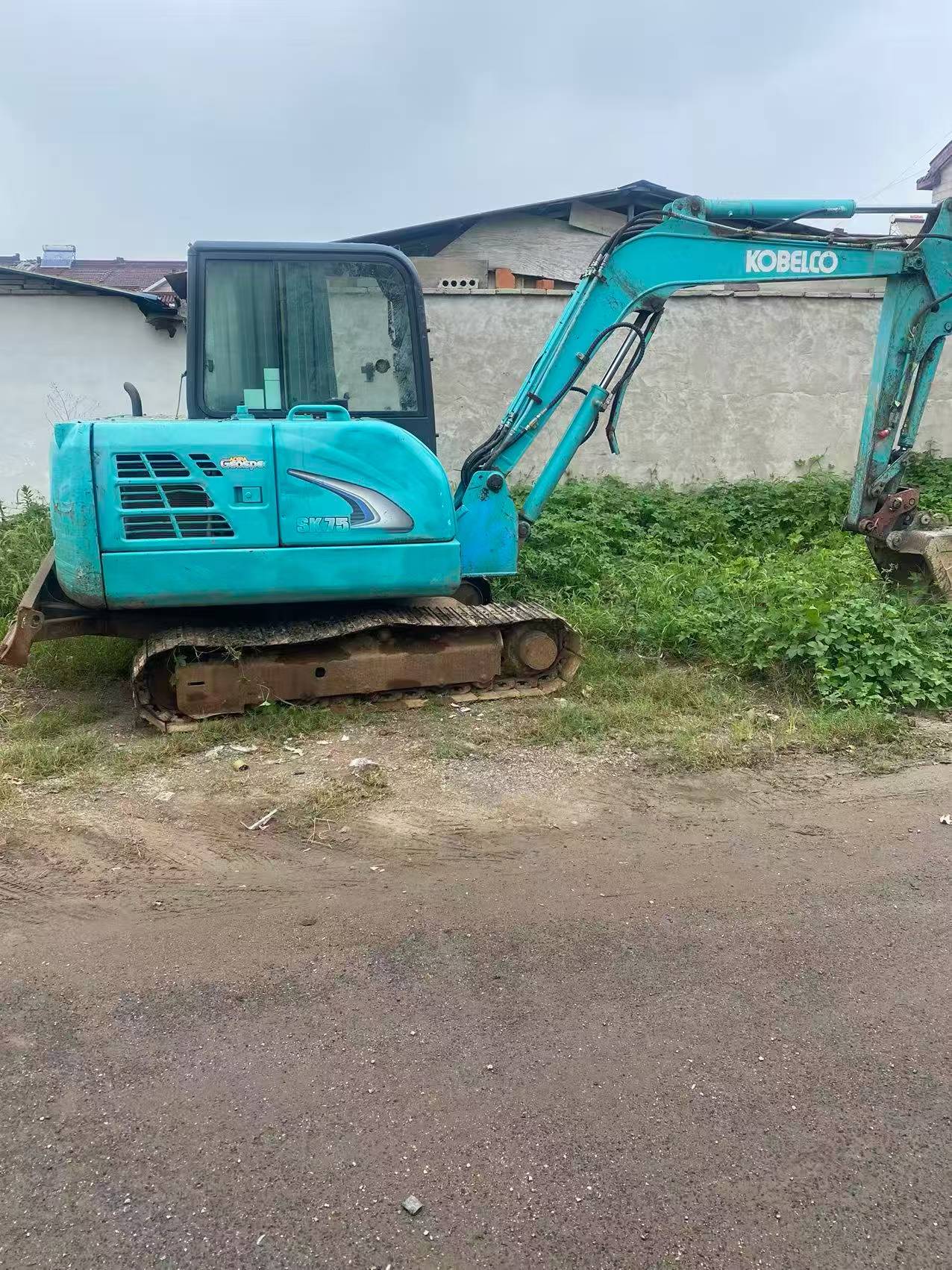 Buy Kobelco SK60 Used Excavator / 2 Buy Kobelco SK60 Used Excavator / 2