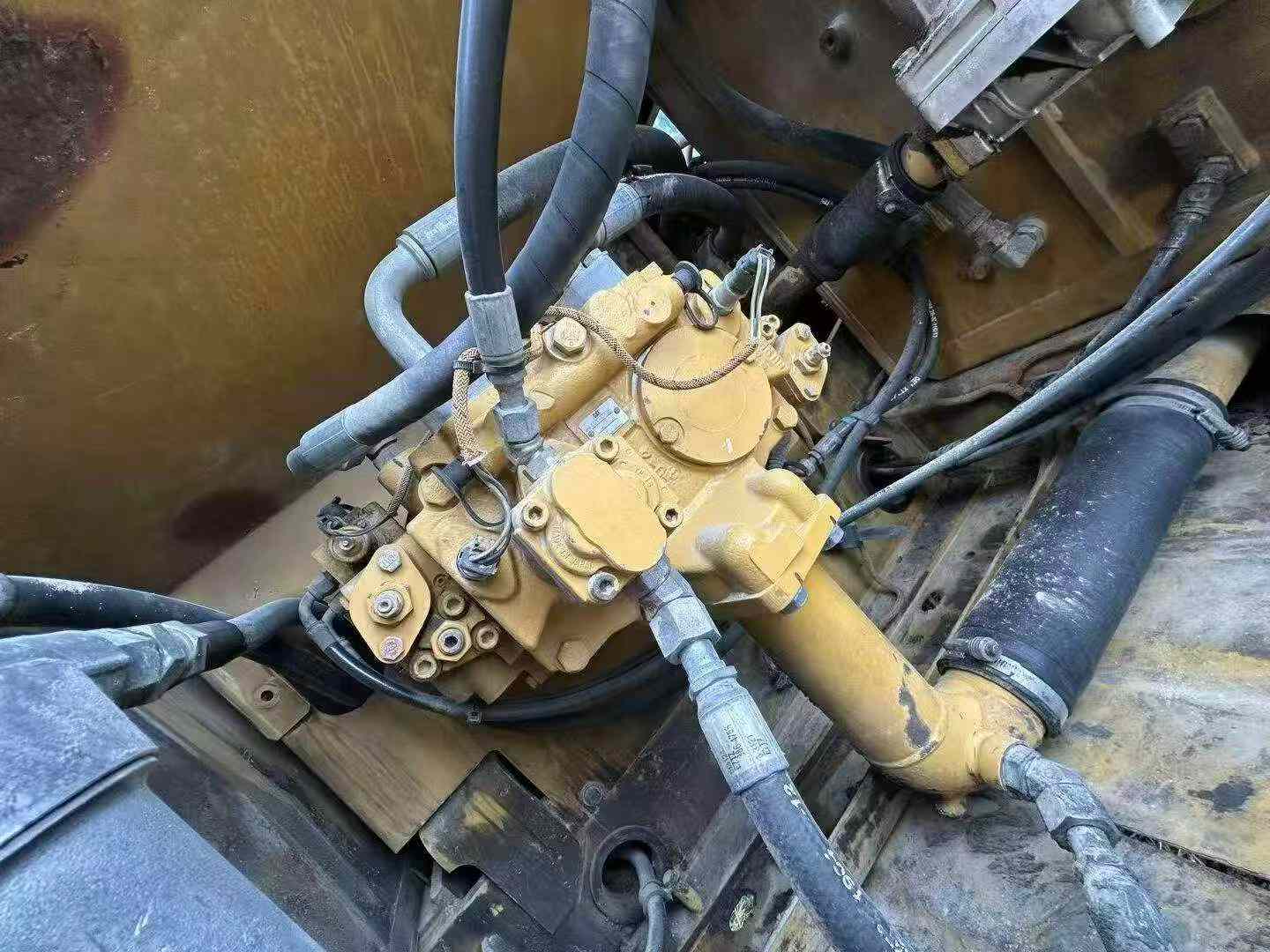 Buy Caterpillar 320A Used Excavator / 6