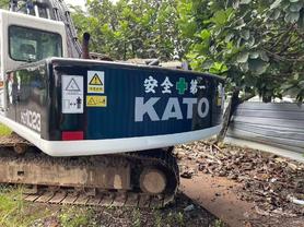 Buy Kato HD1023-LC Used Excavator / 3 Buy Kato HD1023-LC Used Excavator / 3