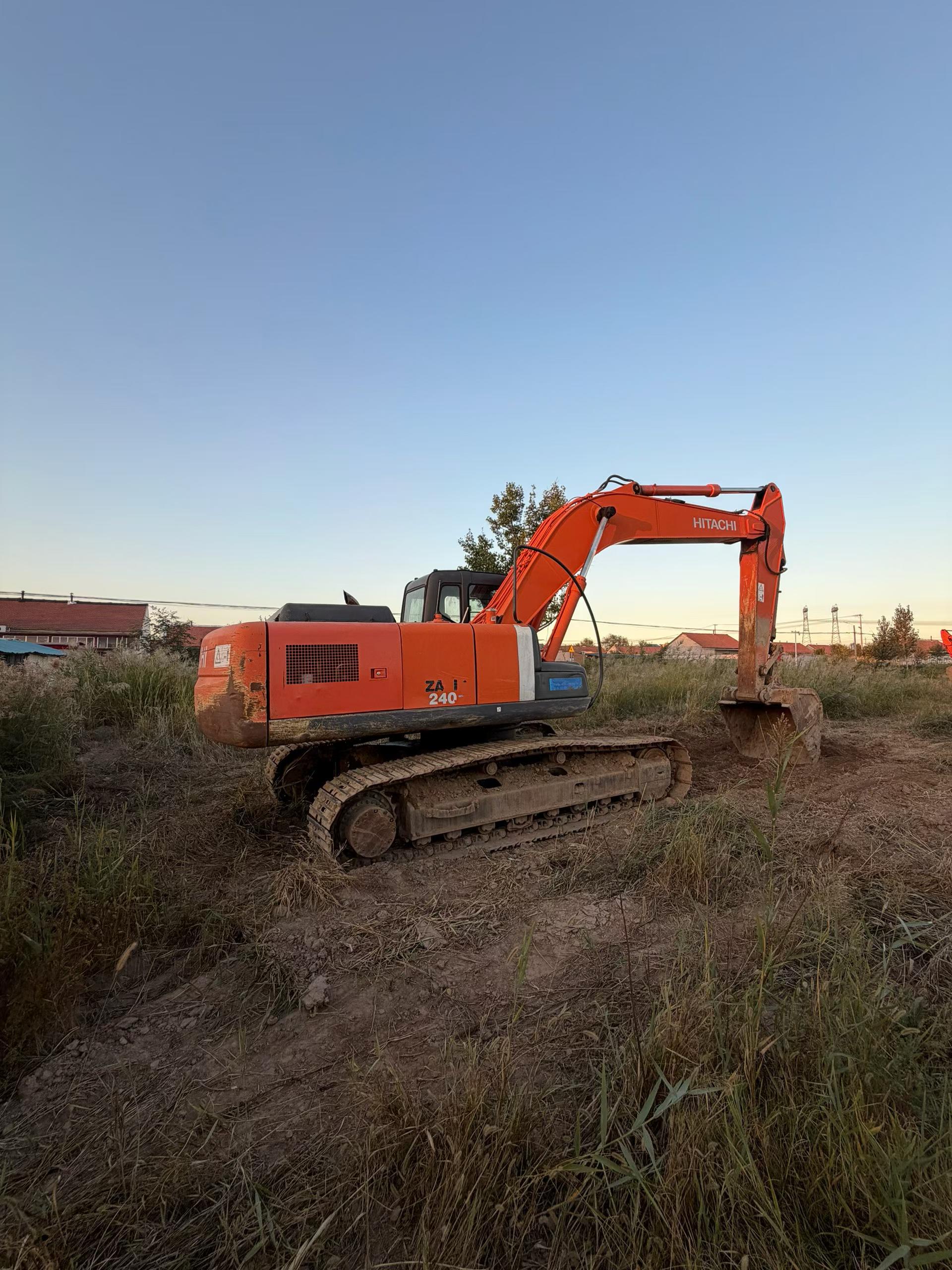 Buy Hitachi ZX240 Used Excavator / 3 Buy Hitachi ZX240 Used Excavator / 3