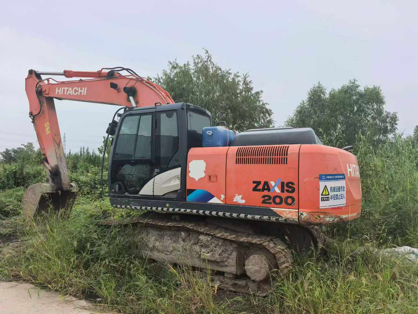 Buy Hitachi ZX200-5A Used Excavator / 1