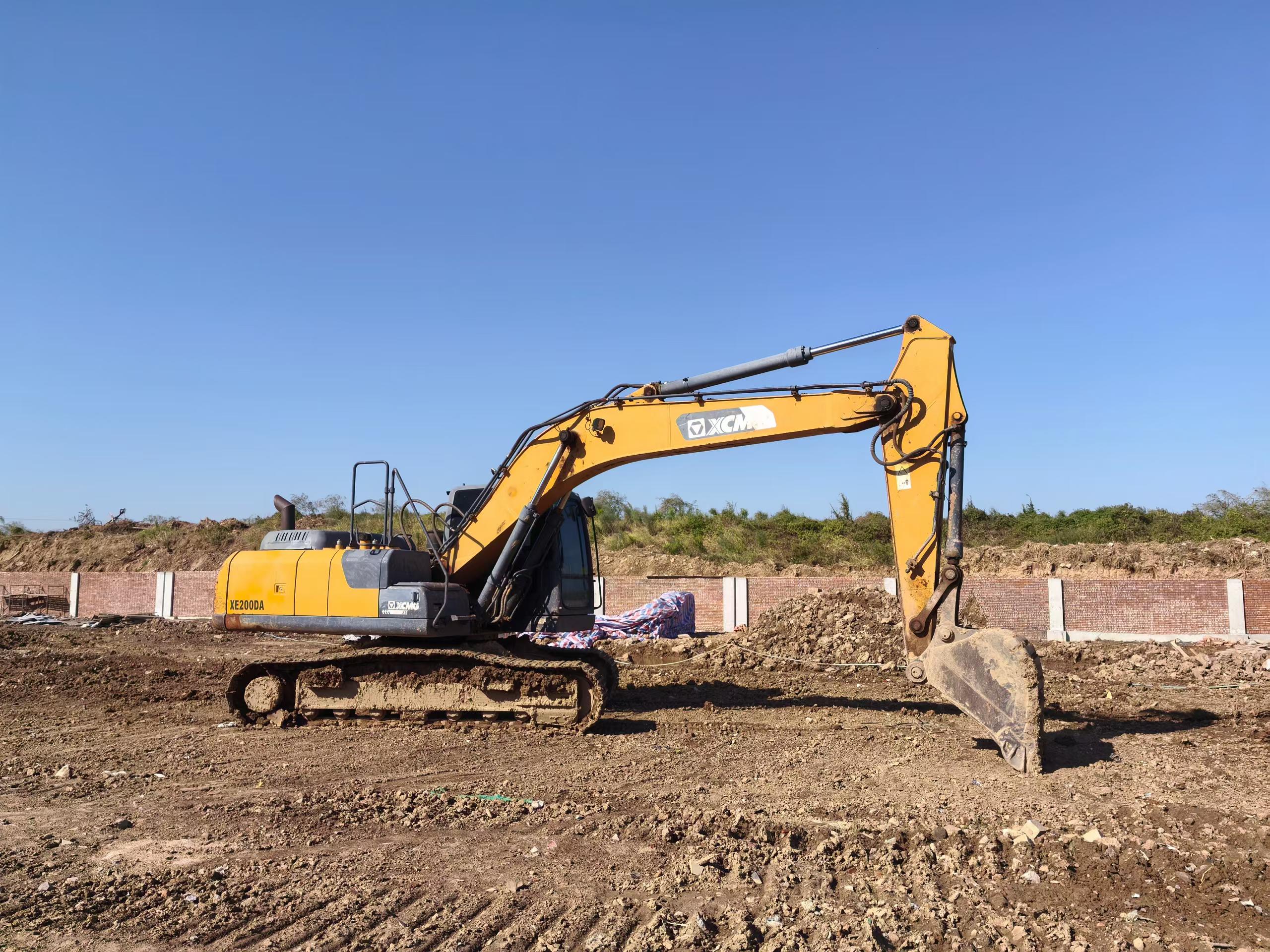 Buy XCMG XE200DA Used Excavator / 2
