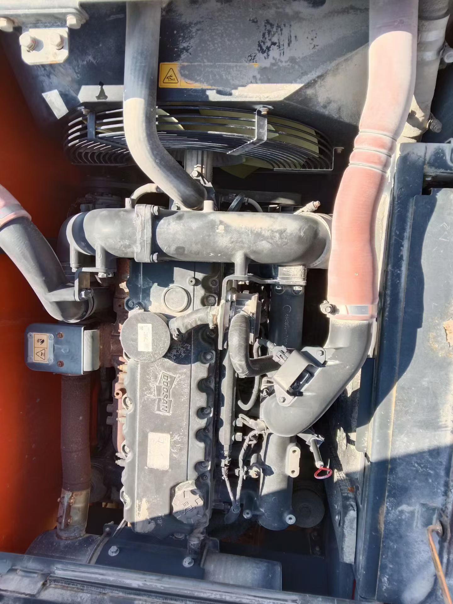 Buy Doosan DH215-9 Used Excavator / 3 Buy Doosan DH215-9 Used Excavator / 3