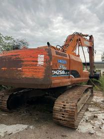 Buy Doosan DH220-7 Used Excavator / 6 Buy Doosan DH220-7 Used Excavator / 6