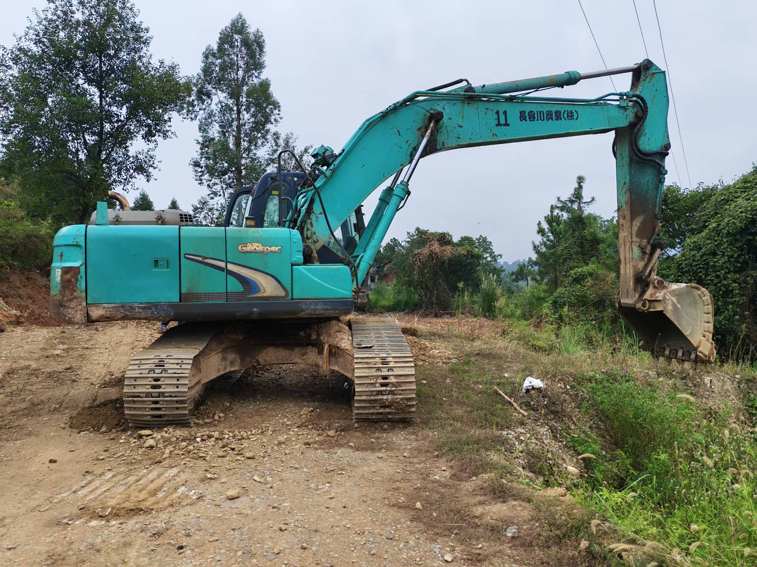 Buy Kobelco SK200-2 Used Excavator / 4 Buy Kobelco SK200-2 Used Excavator / 4