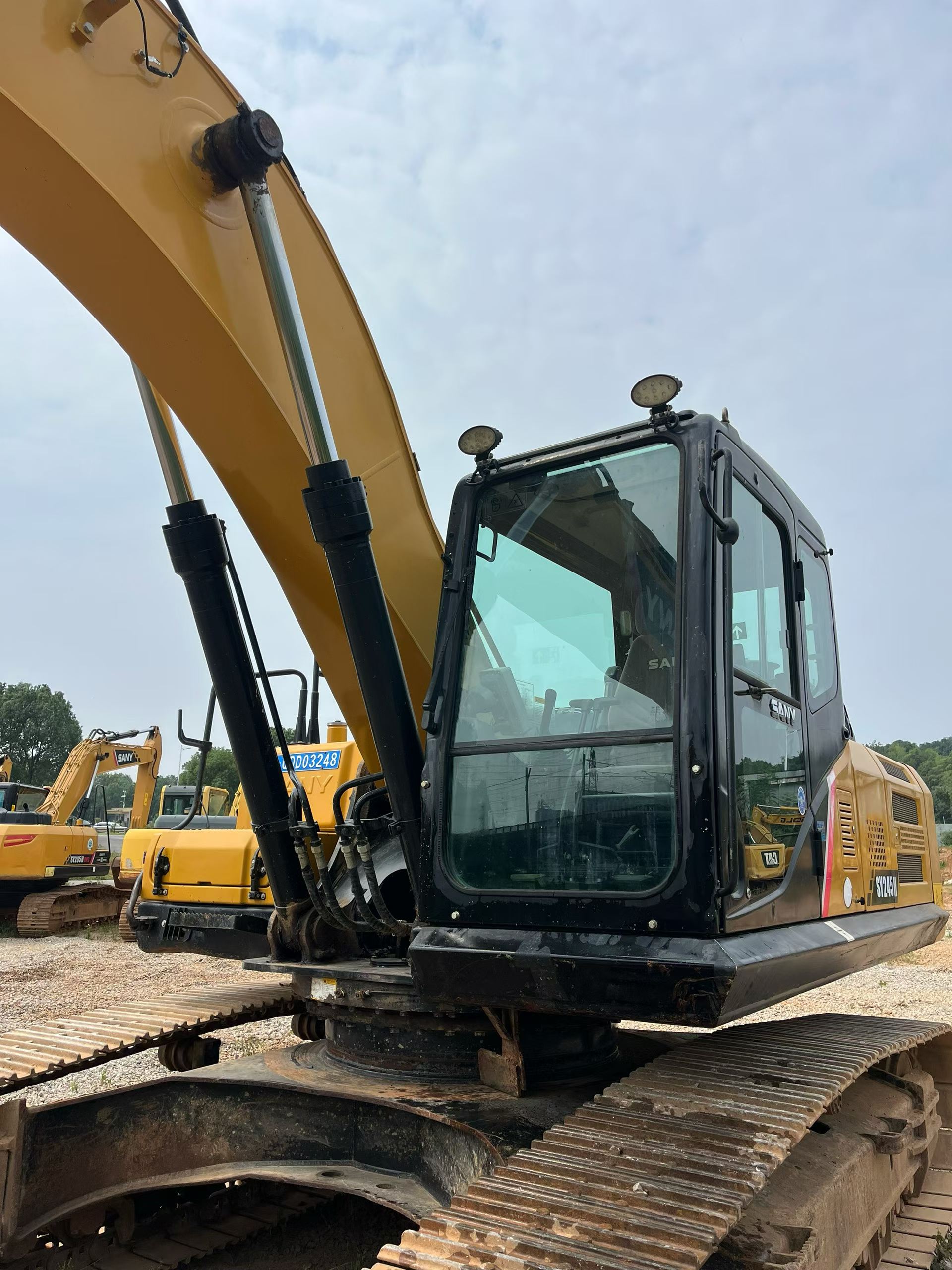 Buy Sany SY245H Used Excavator / 3 Buy Sany SY245H Used Excavator / 3