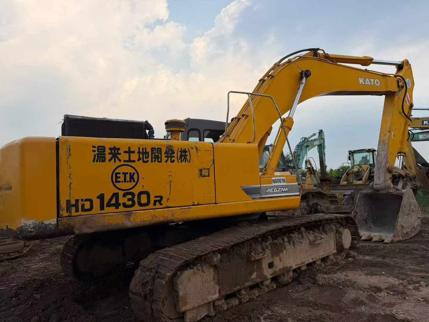 Buy Kato HD1430R Used Excavator / 9 Buy Kato HD1430R Used Excavator / 9