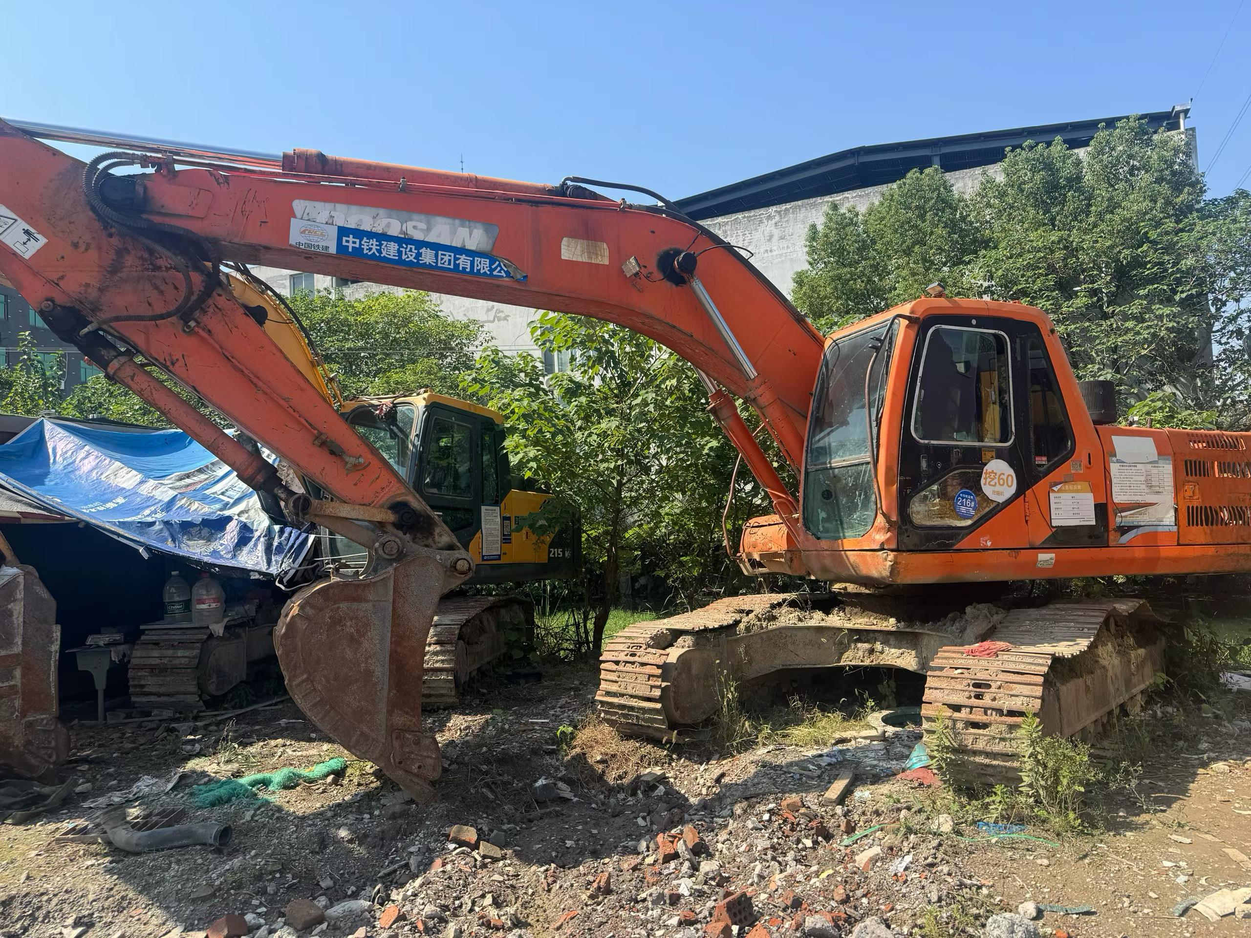 Compre Escavadeira Doosan DH220-7 Usada / 9