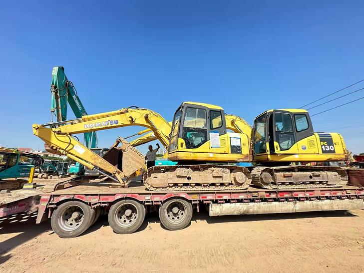 Buy Komatsu PC110-7 Used Excavator / 1