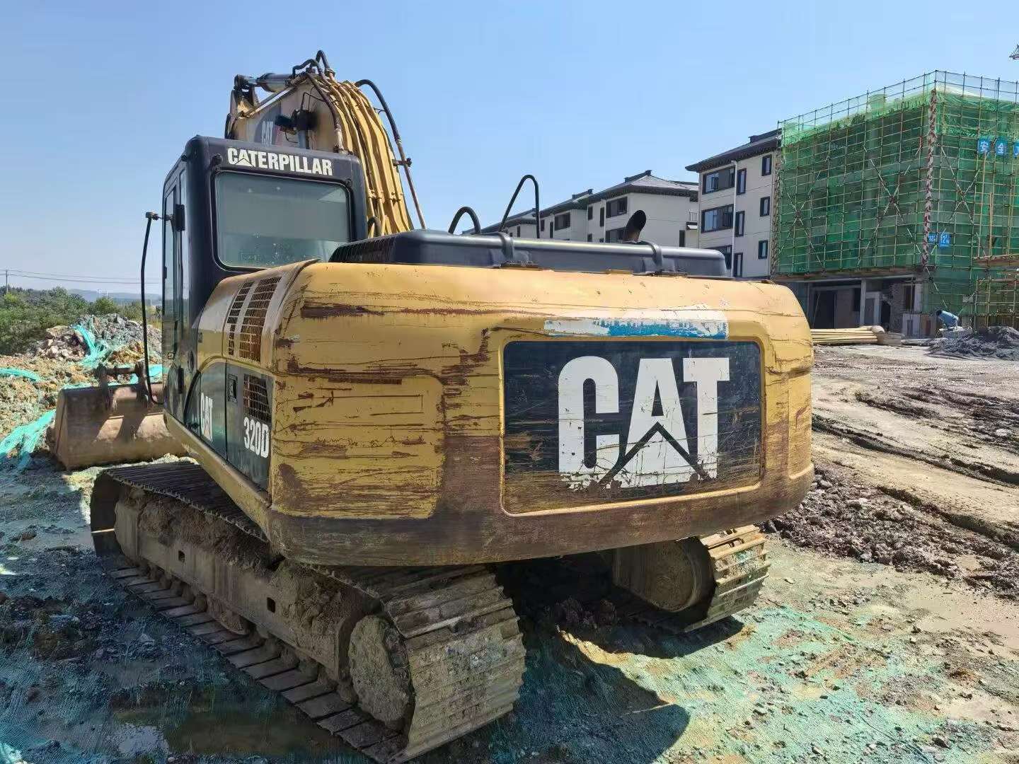شراء حفارة Caterpillar 320D مستعملة / 2