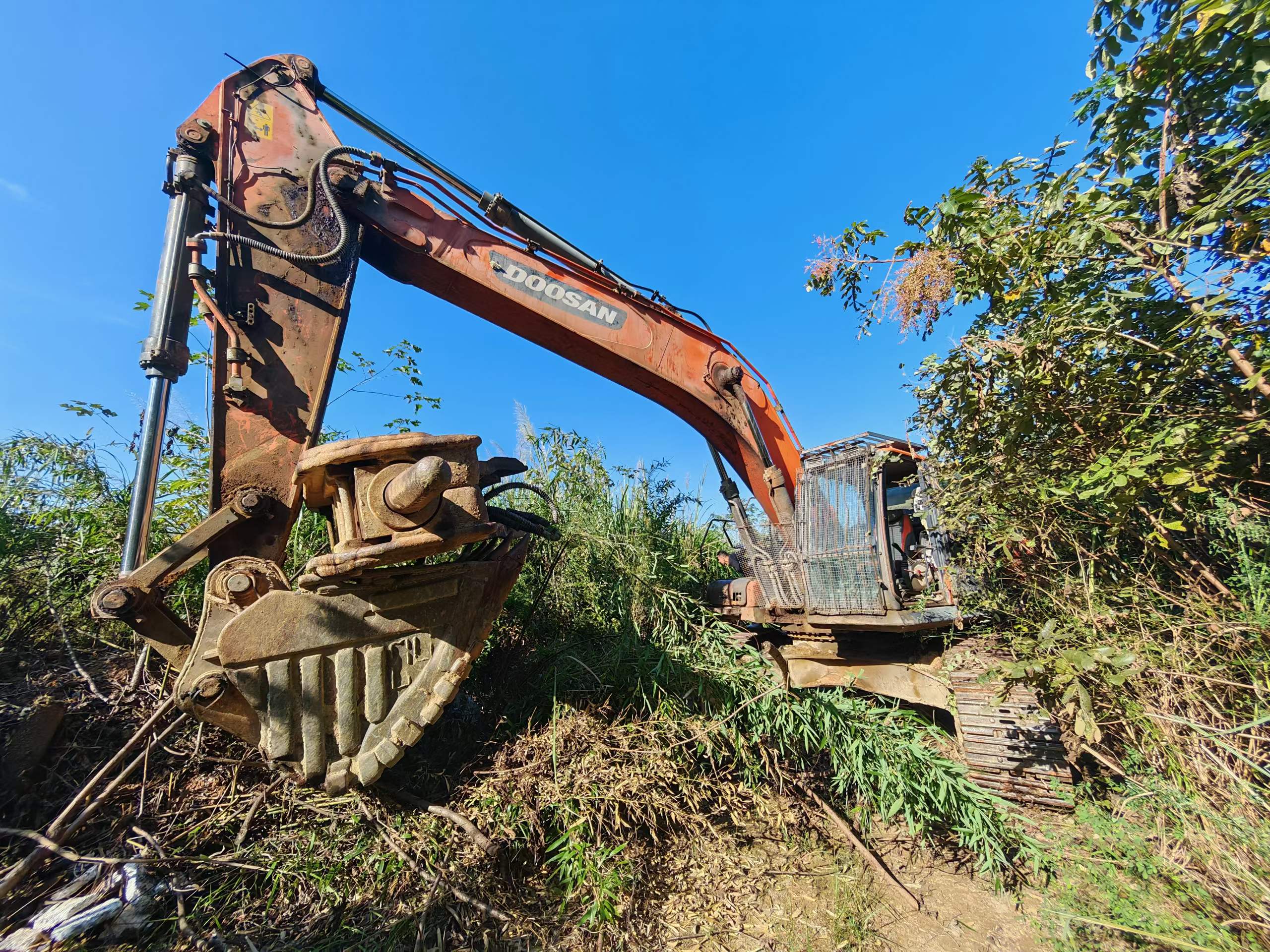 Buy Doosan DX380 Used Excavator / 9