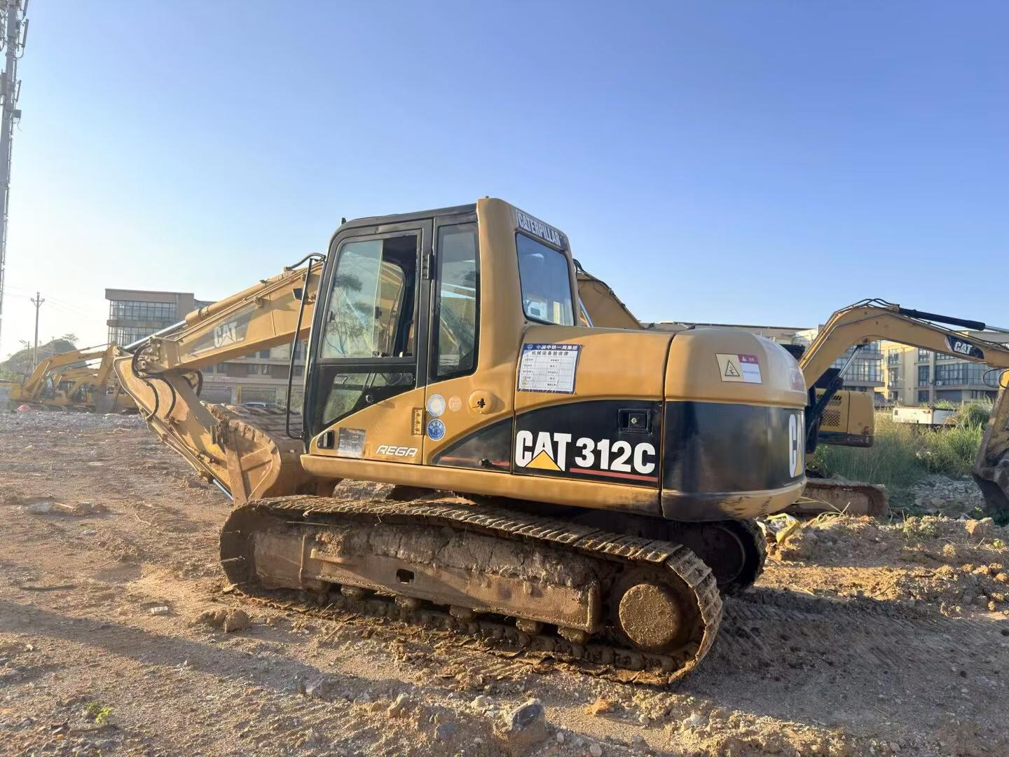 Compre Escavadeira Caterpillar 312C Usada / 2 Compre Escavadeira Caterpillar 312C Usada / 2