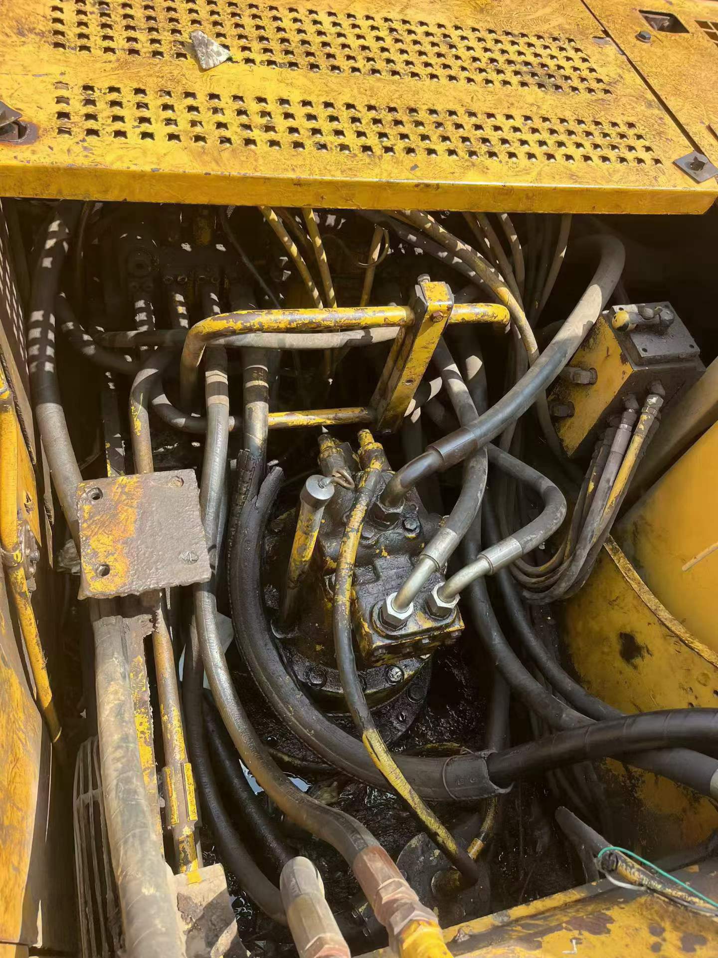 Buy Caterpillar 320B Used Excavator / 3