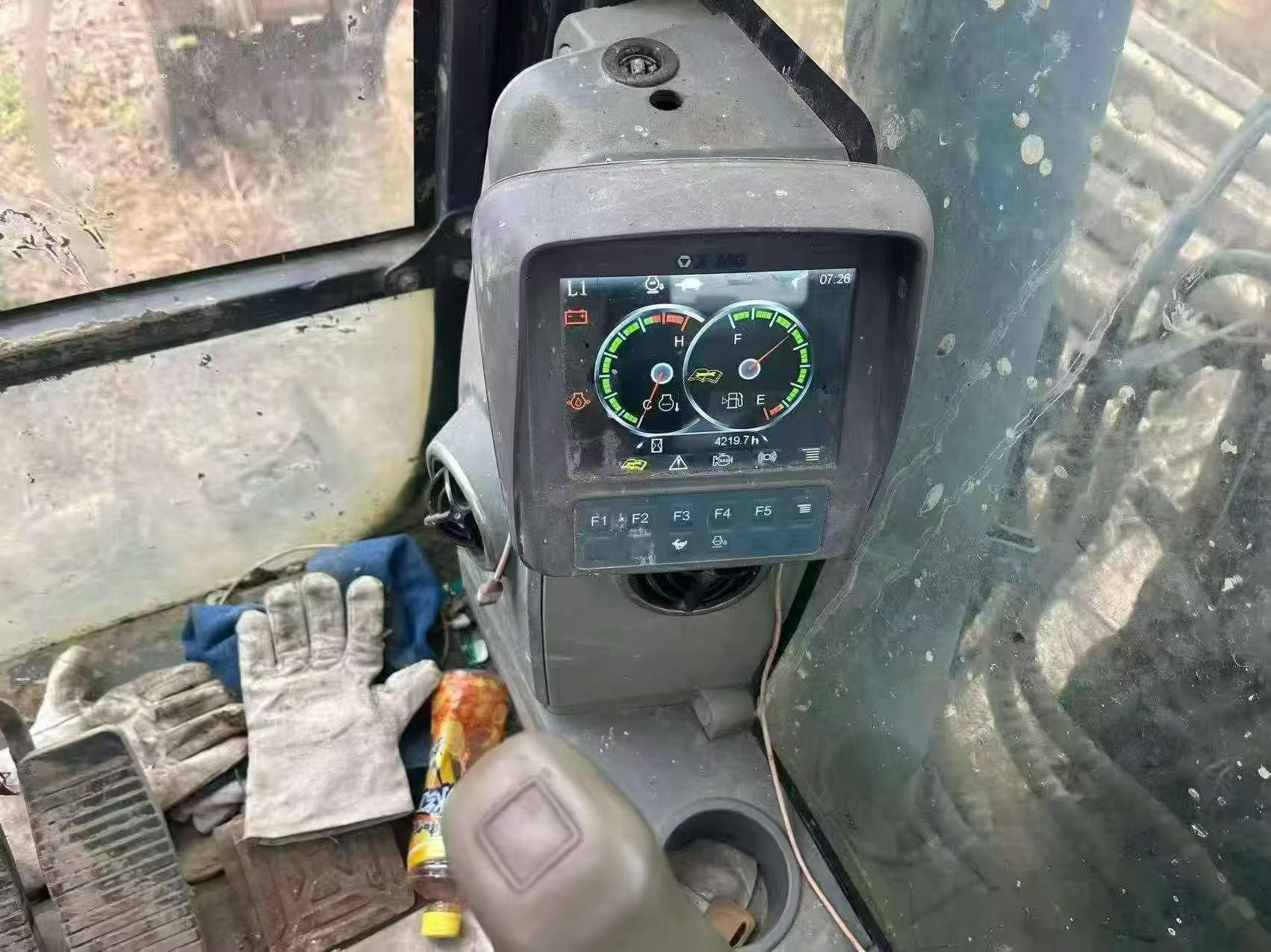 Buy XCMG XE135B Used Excavator / 5 Buy XCMG XE135B Used Excavator / 5
